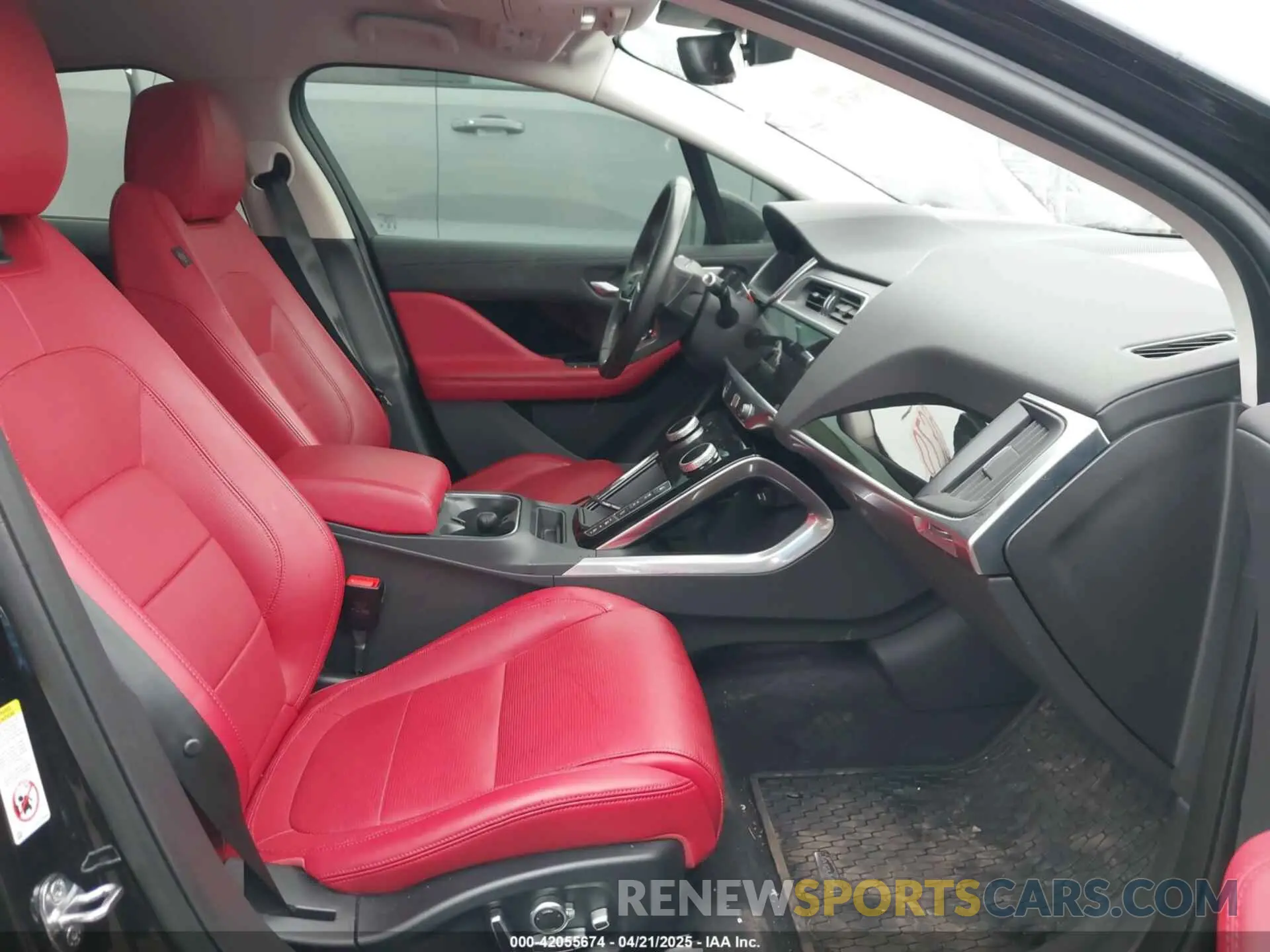 5 Photograph of a damaged car SADHC2S14L1F80256 JAGUAR I-PACE 2020