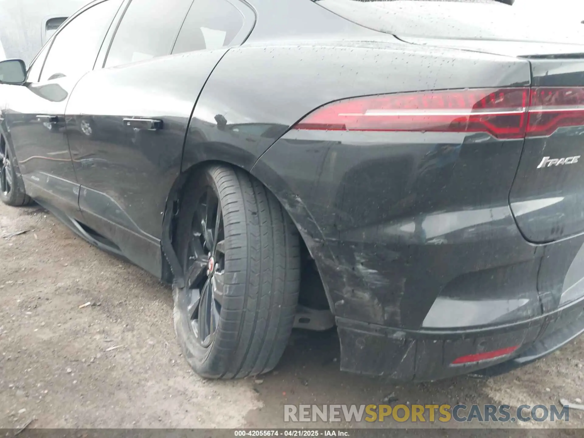 6 Photograph of a damaged car SADHC2S14L1F80256 JAGUAR I-PACE 2020