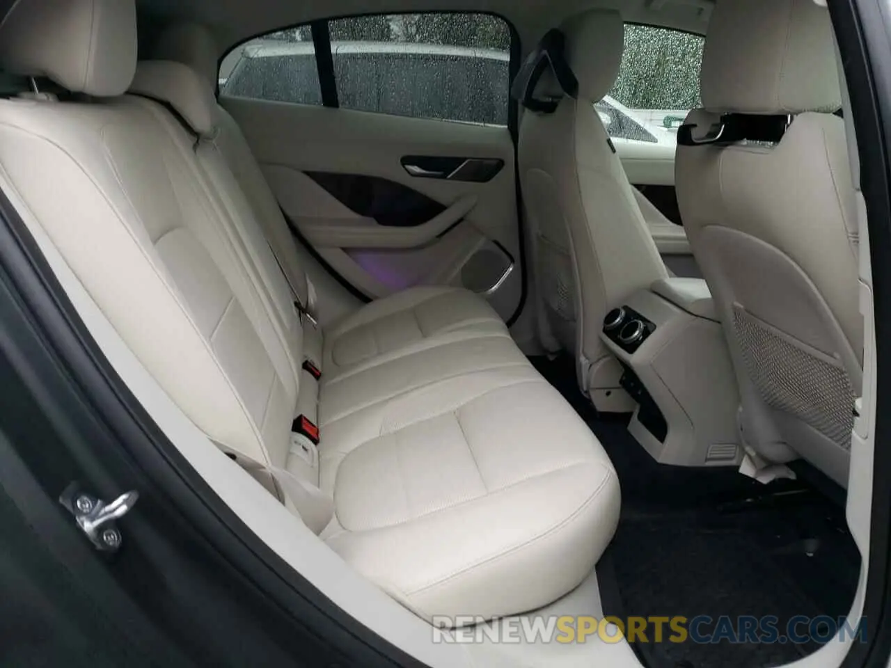11 Photograph of a damaged car SADHC2S14L1F81262 JAGUAR I-PACE 2020
