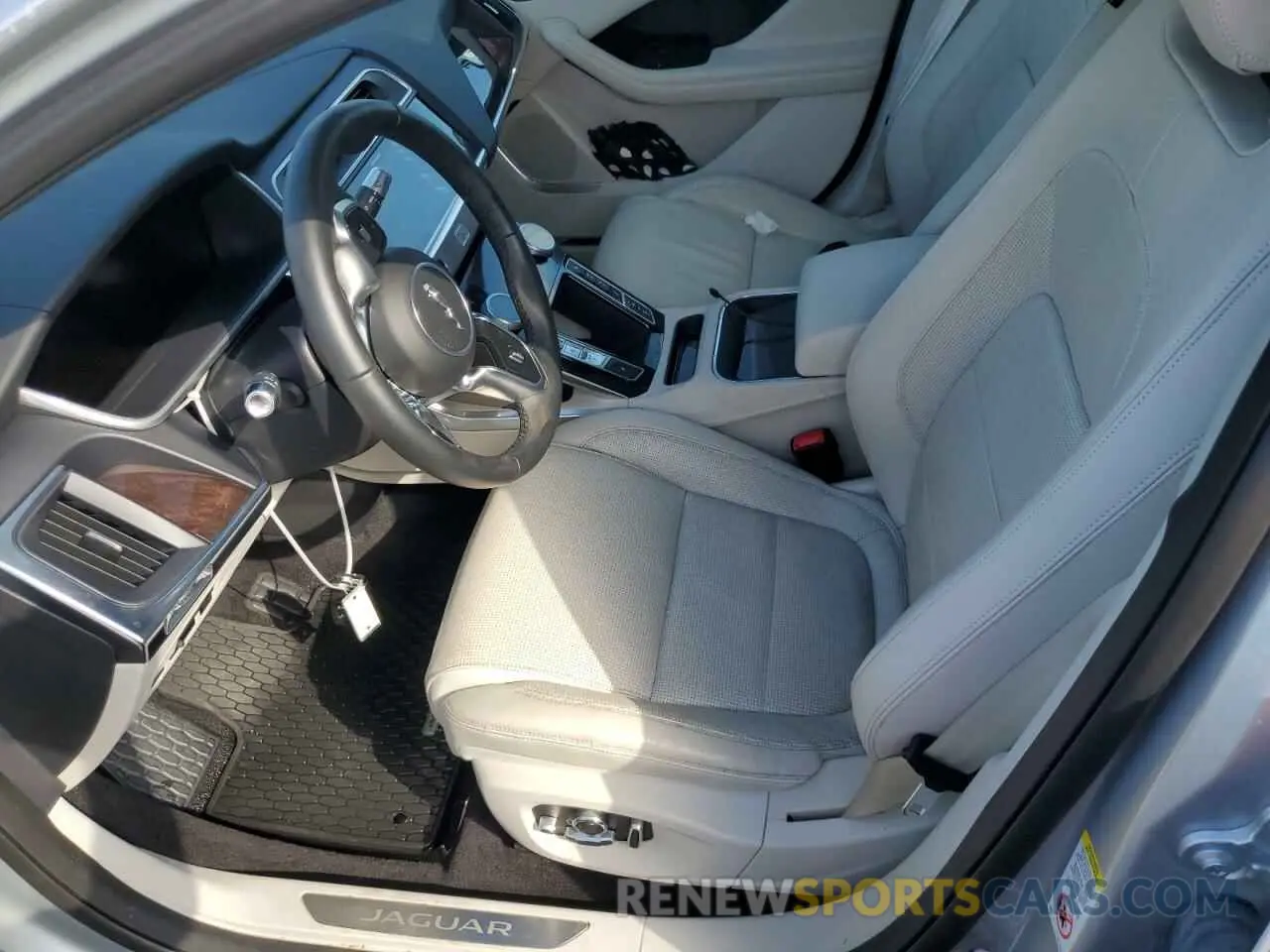 7 Photograph of a damaged car SADHC2S1XL1F81363 JAGUAR I-PACE 2020