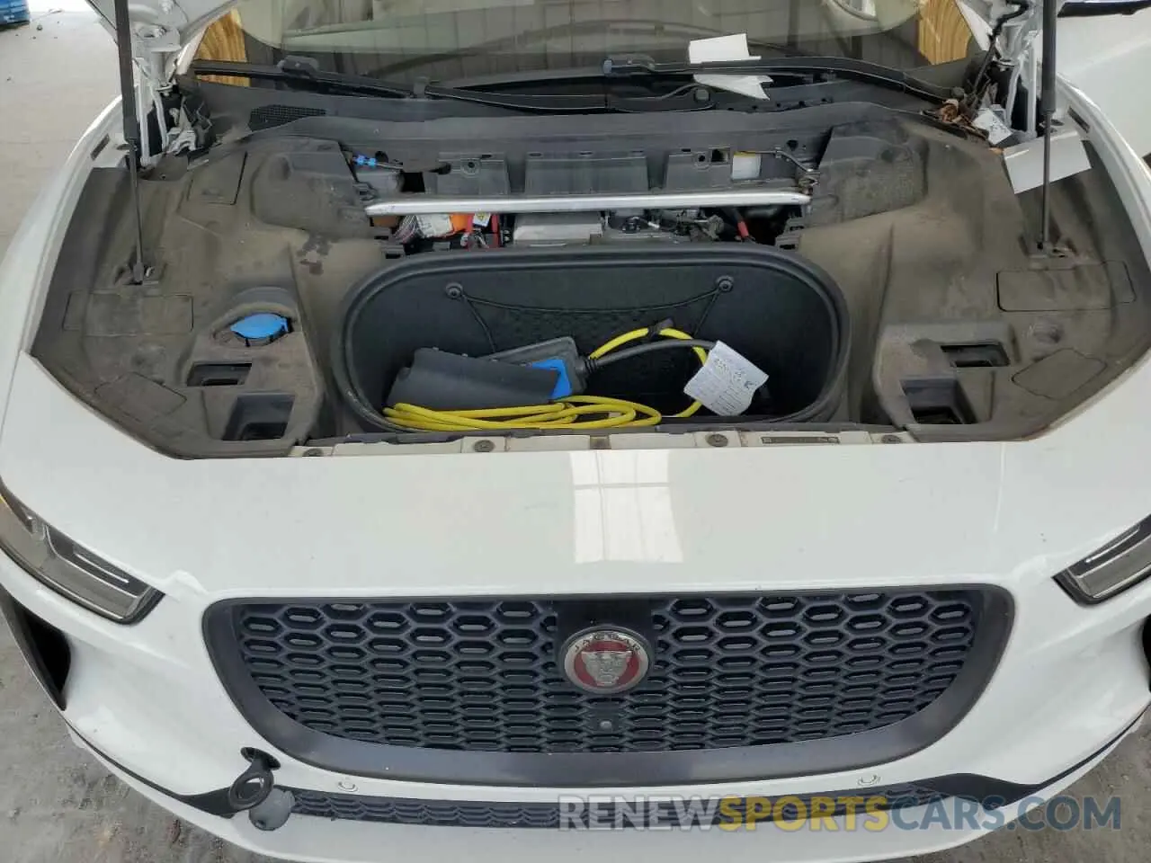 12 Photograph of a damaged car SADHD2S12L1F81869 JAGUAR I-PACE 2020
