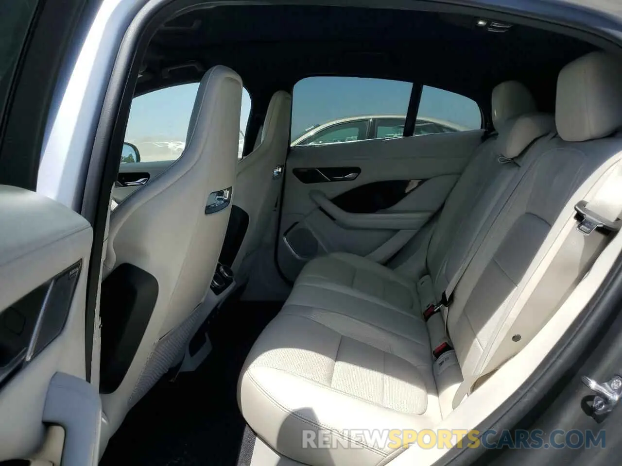 10 Photograph of a damaged car SADHD2S13L1F79984 JAGUAR I-PACE 2020