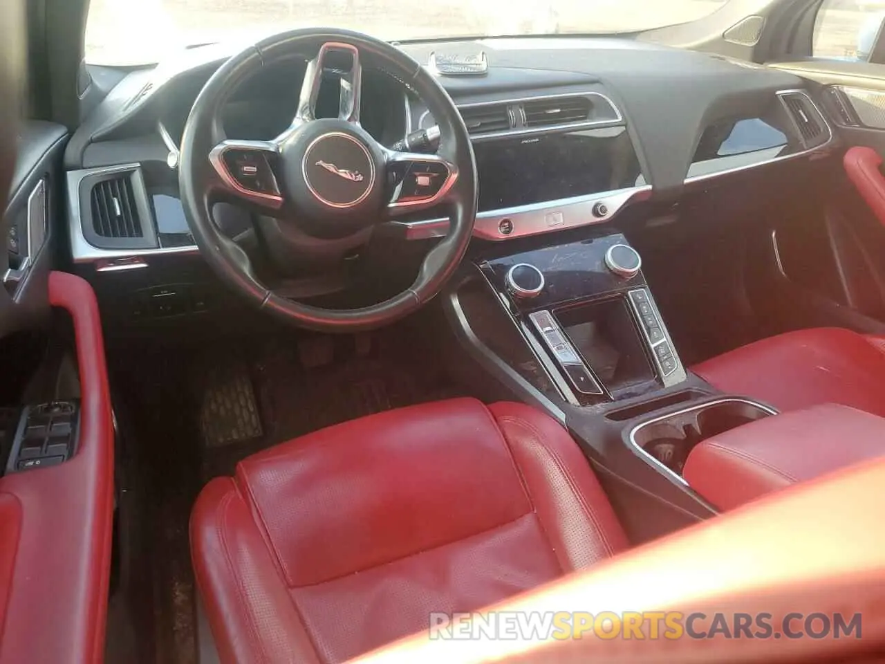 8 Photograph of a damaged car SADHD2S13L1F85932 JAGUAR I-PACE 2020