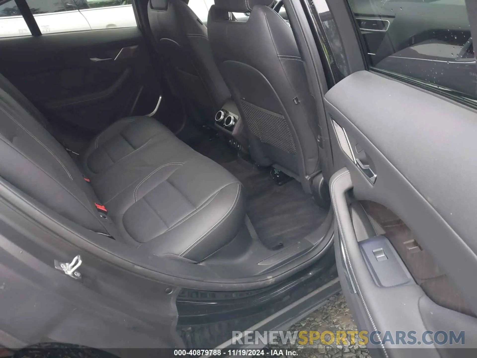 8 Photograph of a damaged car SADHD2S15L1F80649 JAGUAR I-PACE 2020