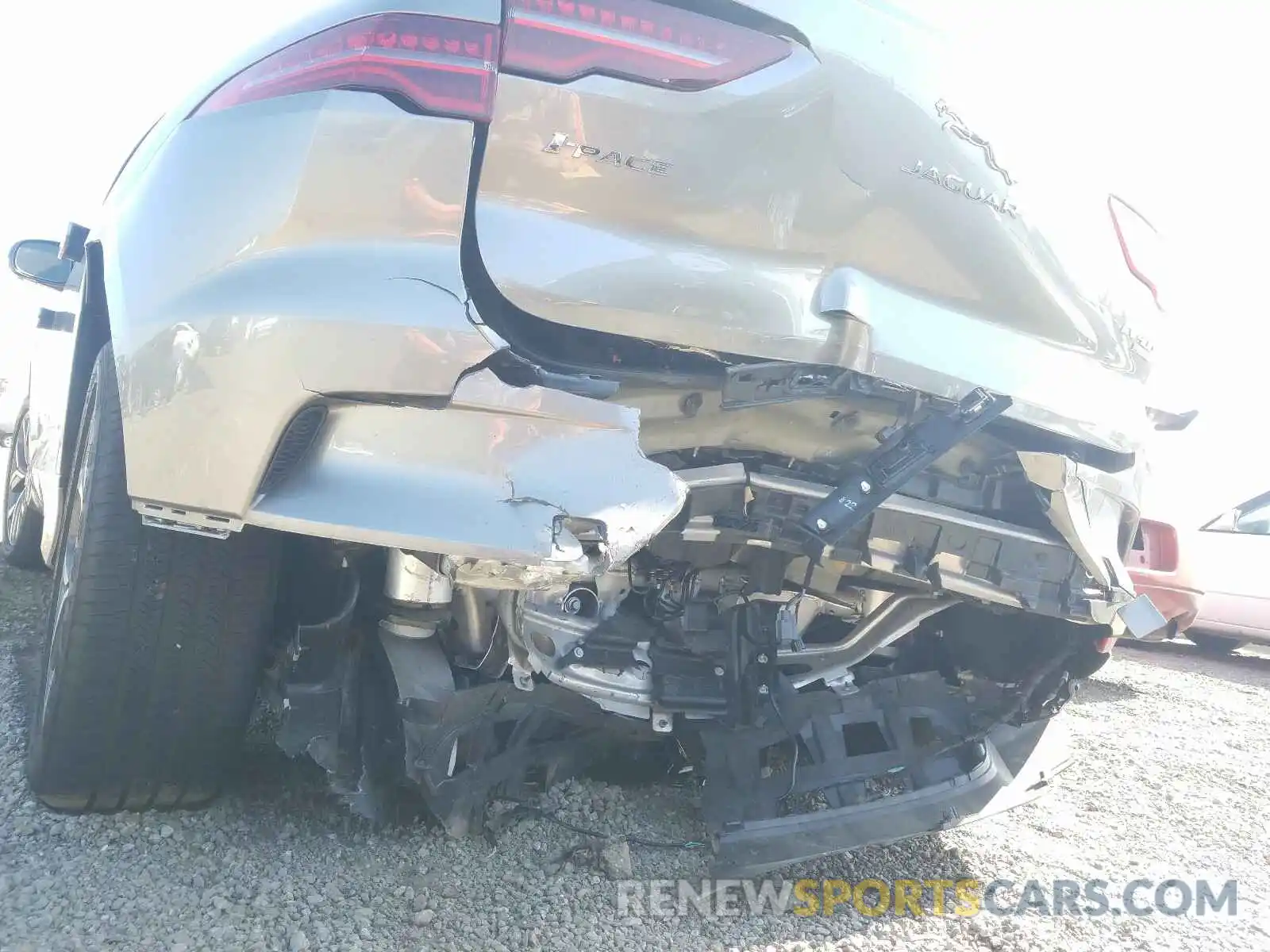 9 Photograph of a damaged car SADHD2S1XL1F80498 JAGUAR I-PACE 2020