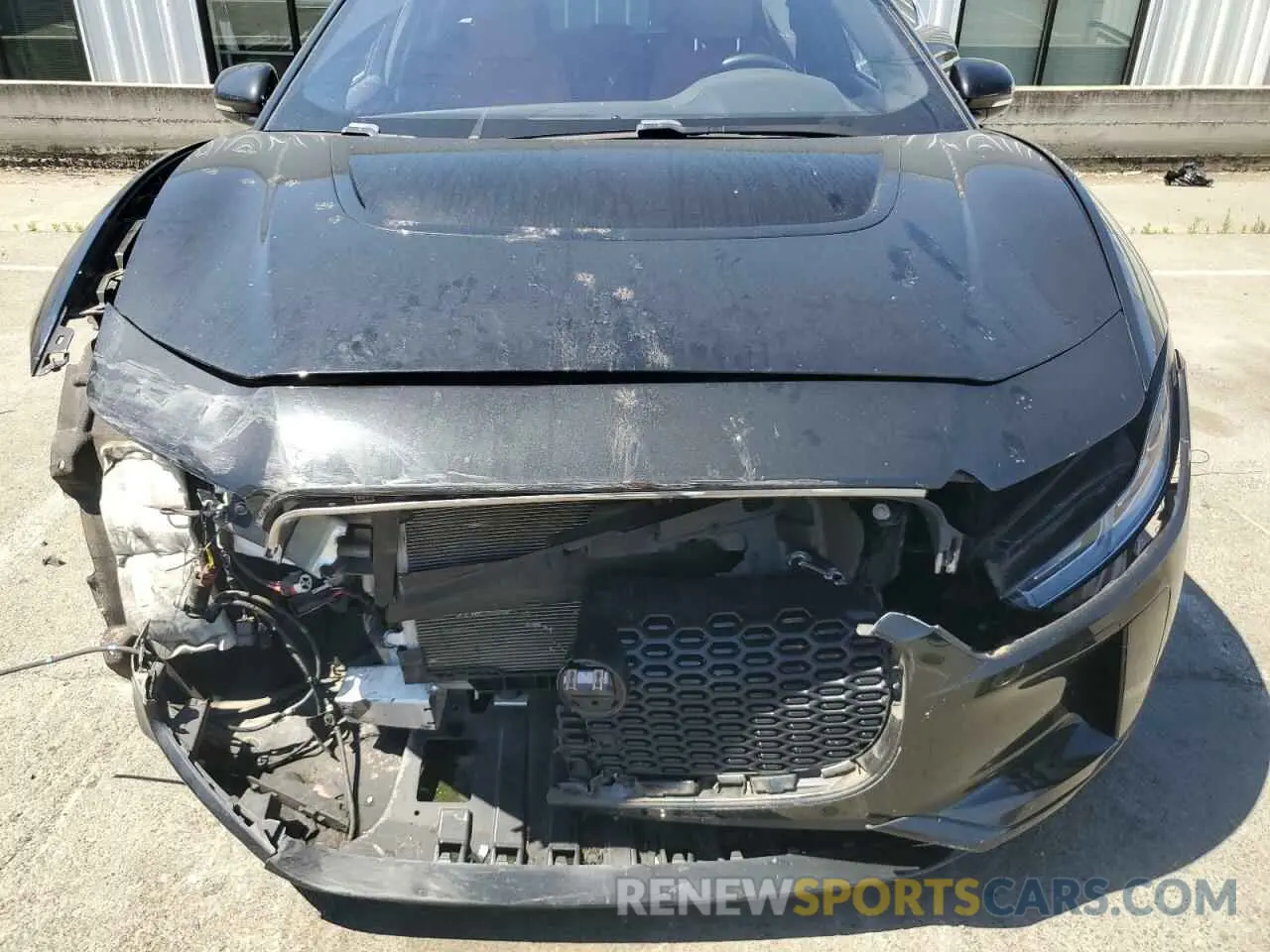12 Photograph of a damaged car SADHD2S1XL1F81733 JAGUAR I-PACE 2020
