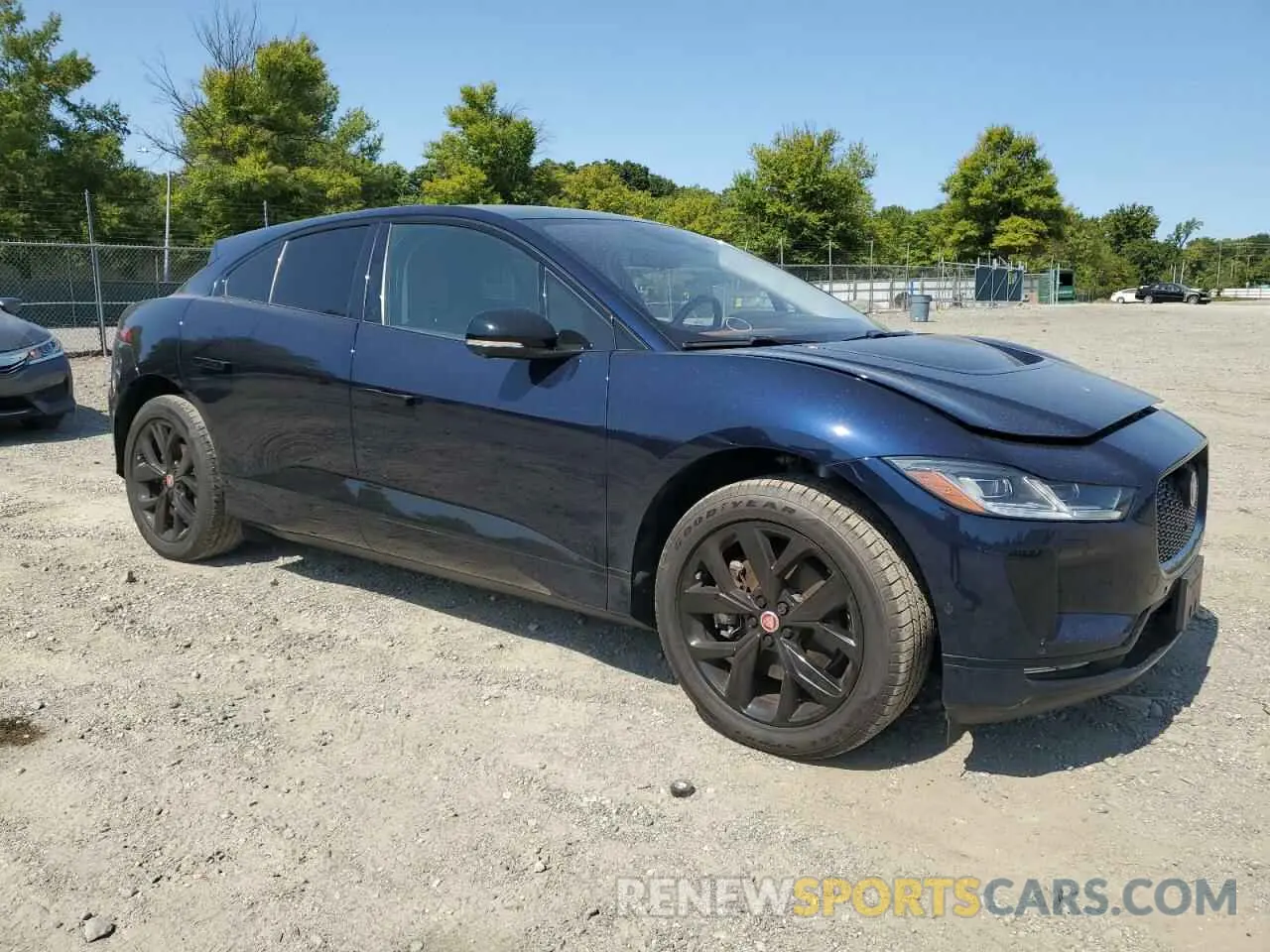 4 Photograph of a damaged car SADHD2S13N1621117 JAGUAR I-PACE 2022