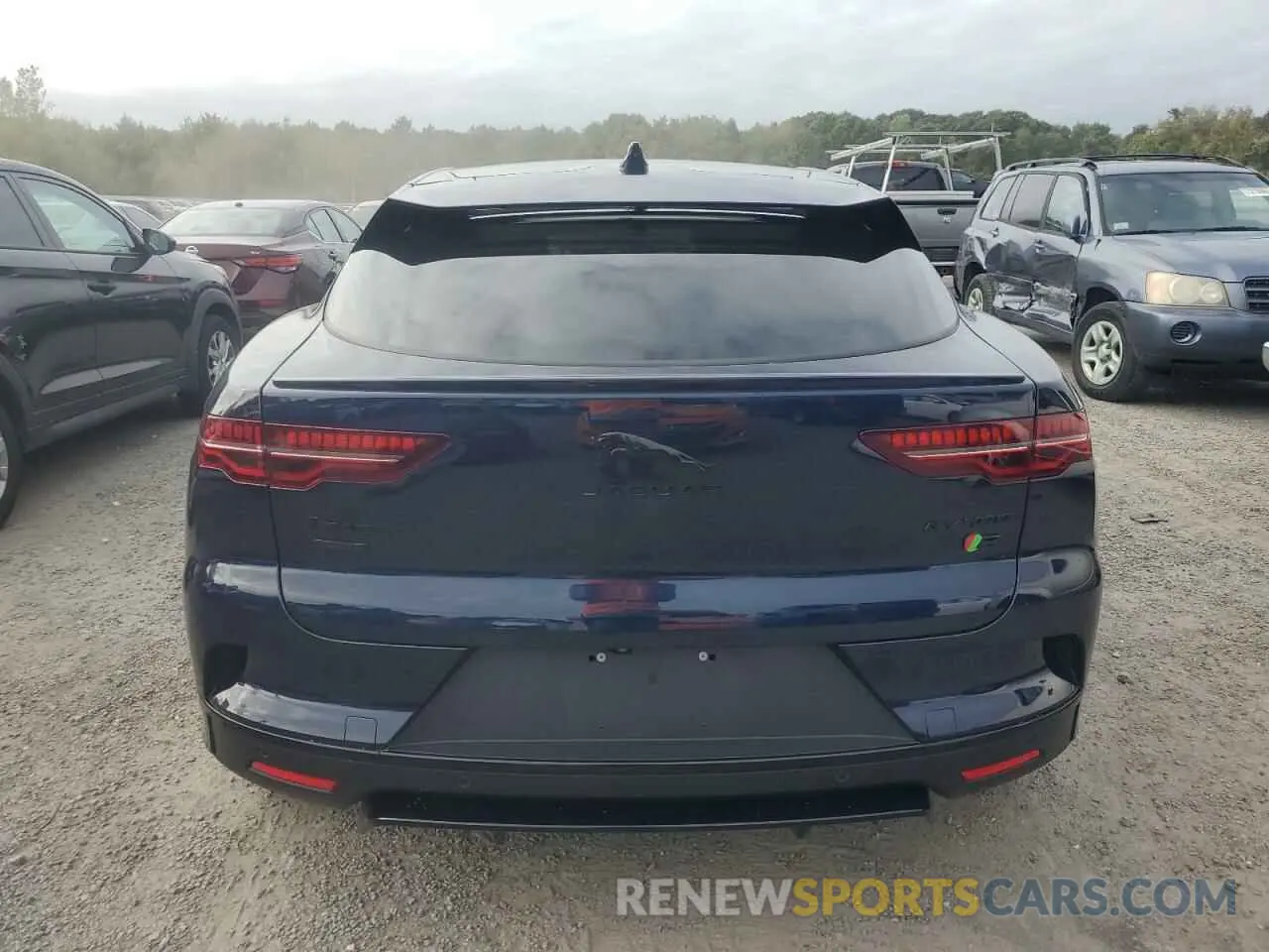 6 Photograph of a damaged car SADHD2S1XN1618456 JAGUAR I-PACE 2022