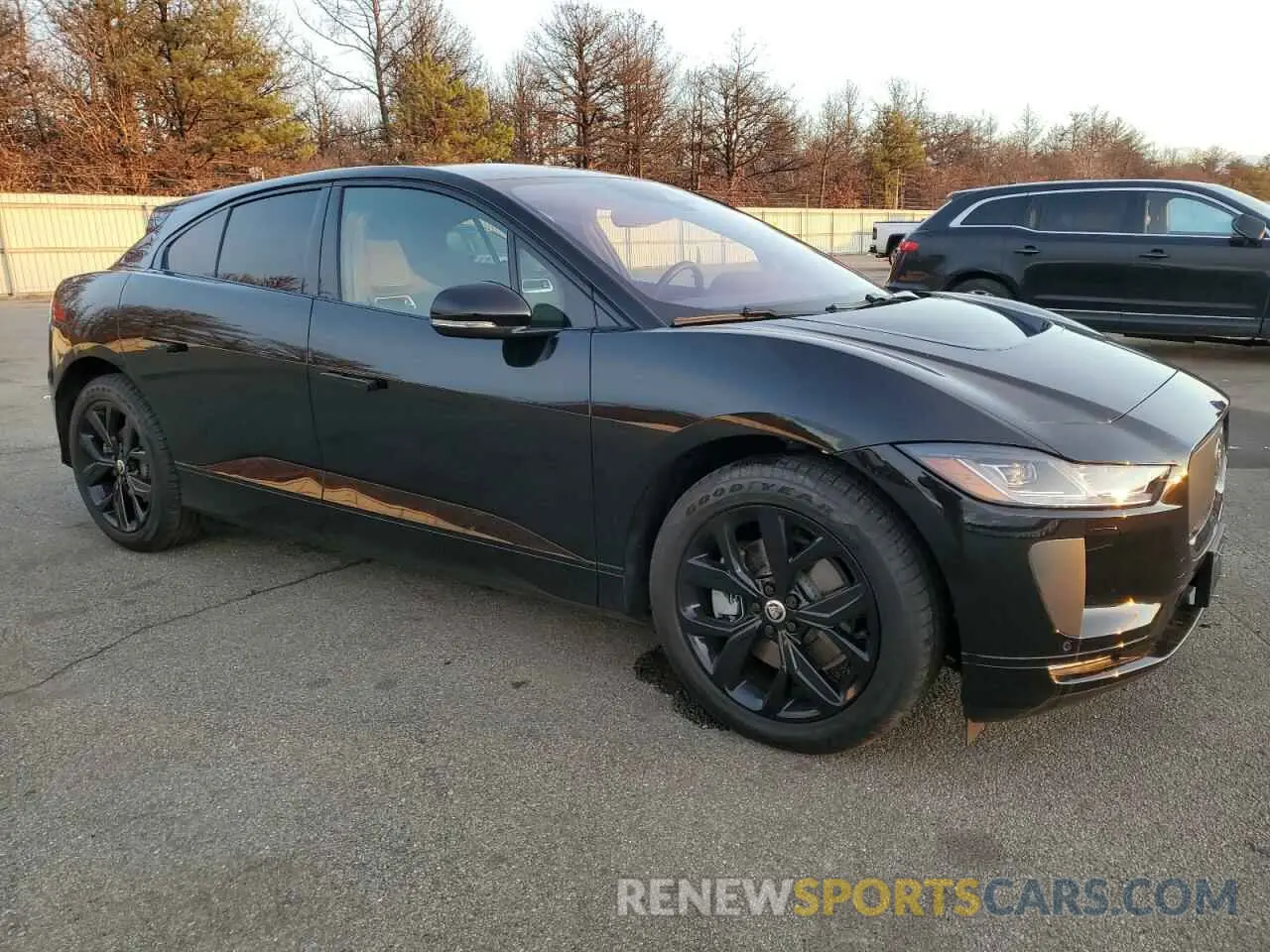 4 Photograph of a damaged car SADHM2S19R1632208 JAGUAR I-PACE R-D 2024