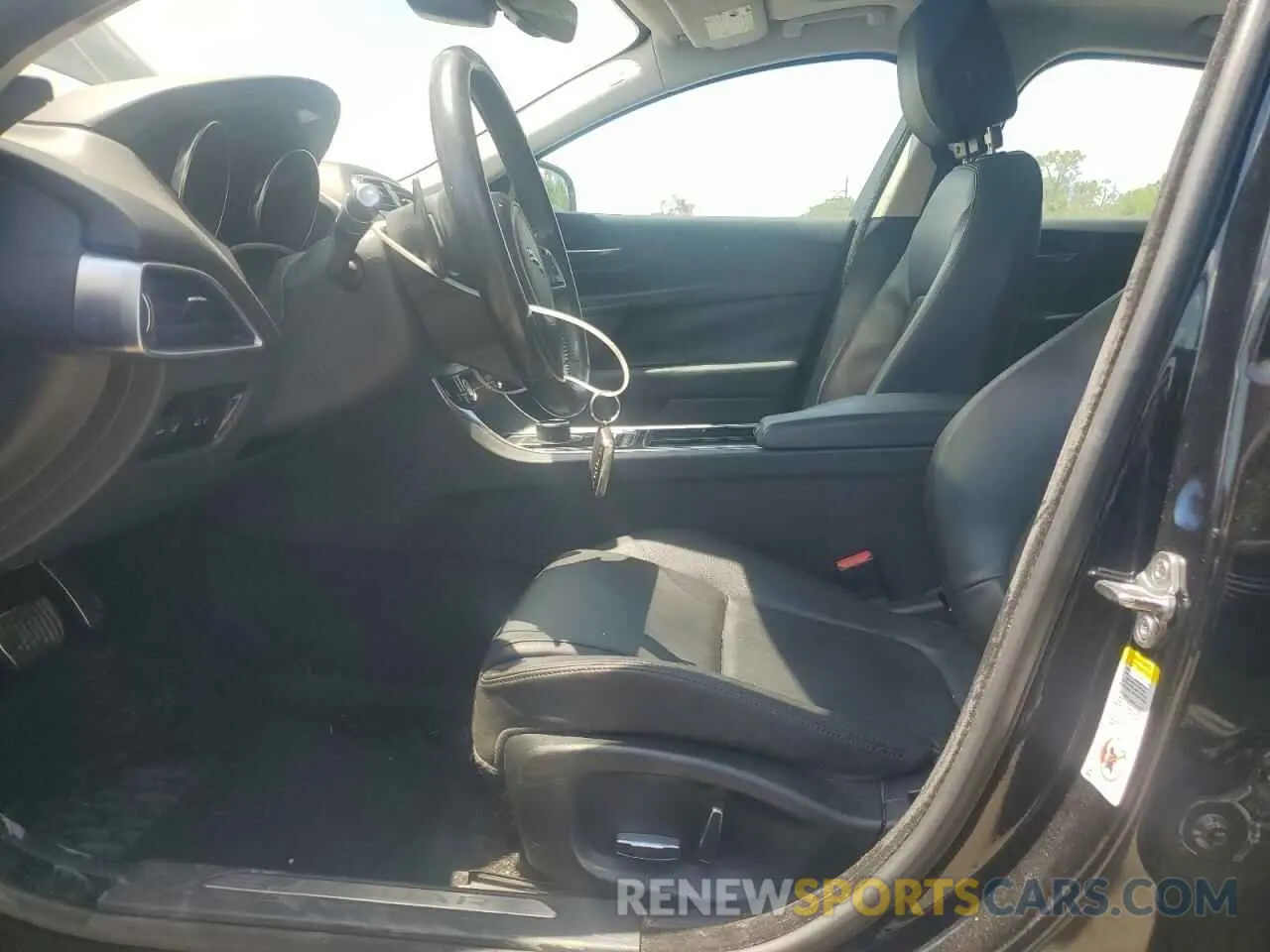 7 Photograph of a damaged car SAJAD4FX2KCP50037 JAGUAR XE 2019