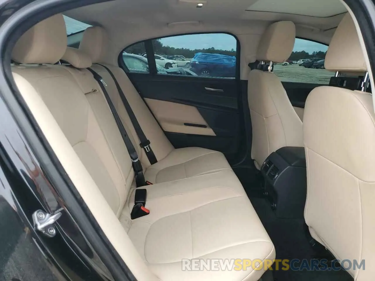 10 Photograph of a damaged car SAJAD4FX5KCP46063 JAGUAR XE 2019