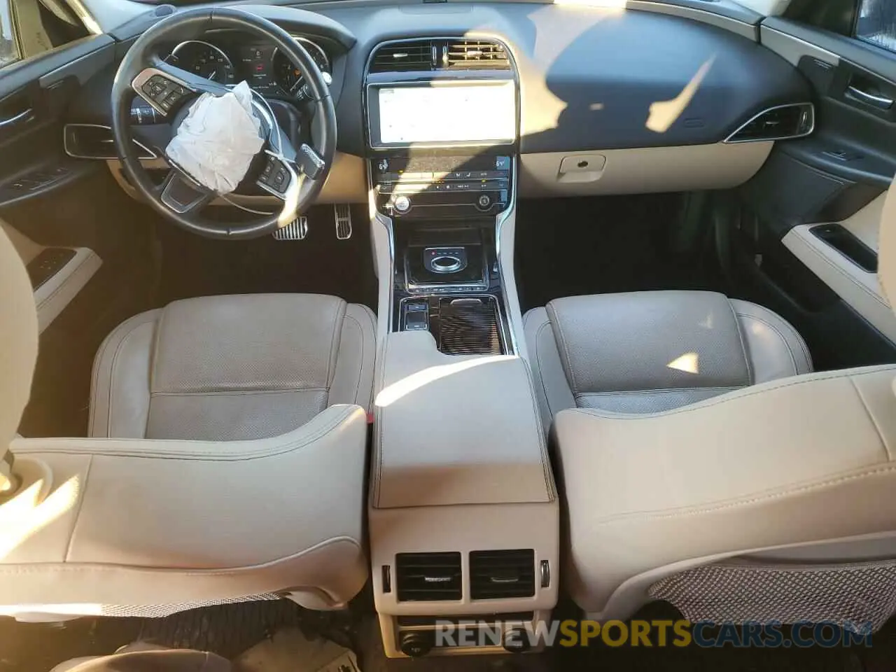 8 Photograph of a damaged car SAJAE4FX7KCP49494 JAGUAR XE 2019