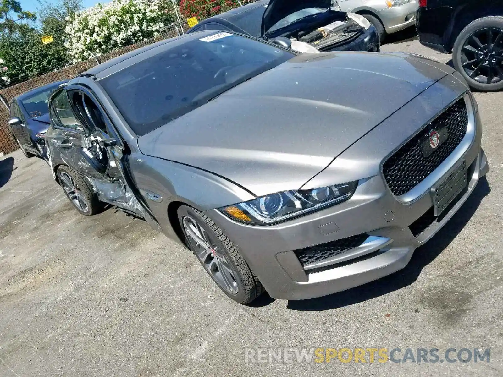 1 Photograph of a damaged car SAJAF4FX2KCP43969 JAGUAR XE 2019