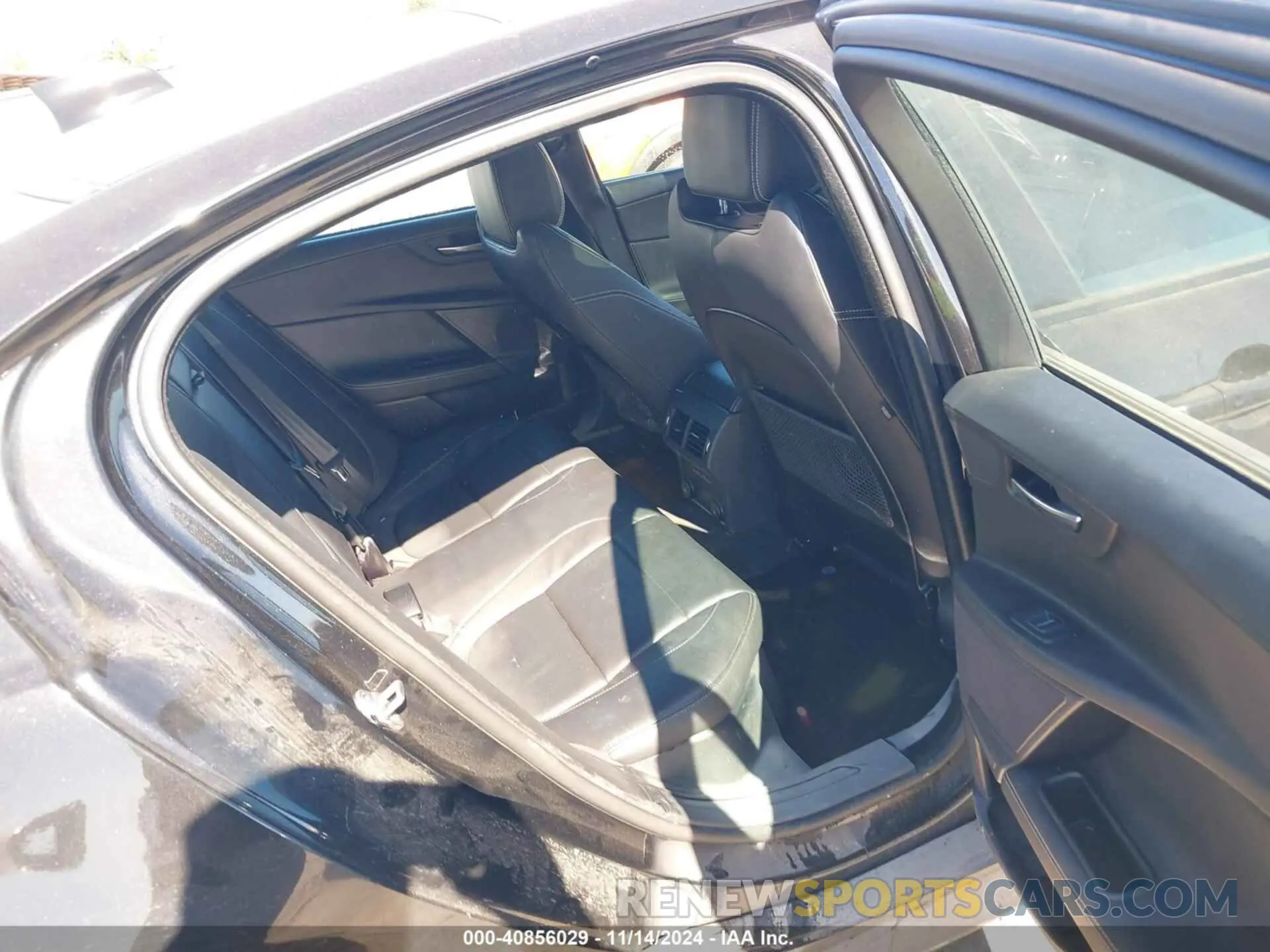 8 Photograph of a damaged car SAJAG4FVXKCP48915 JAGUAR XE 2019