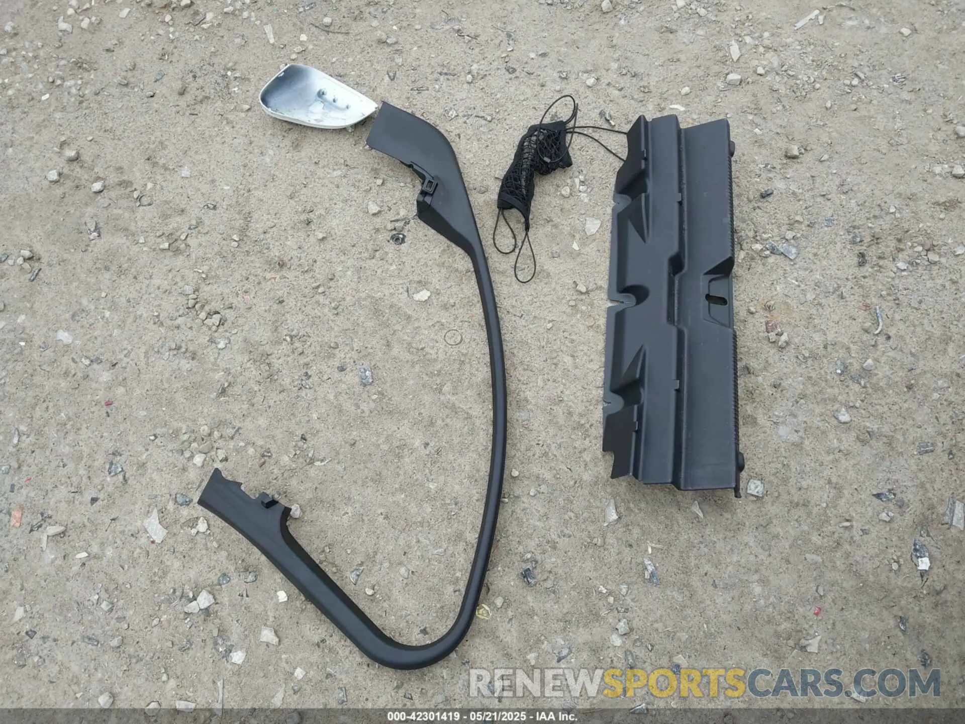 12 Photograph of a damaged car SAJAJ4FX7KCP44274 JAGUAR XE 2019