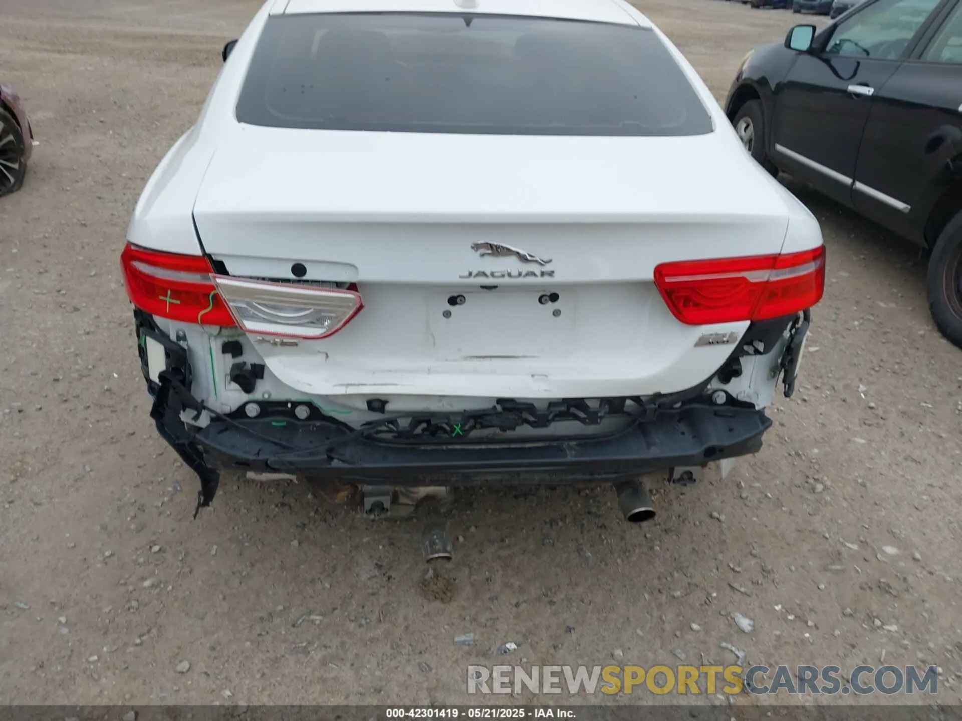 6 Photograph of a damaged car SAJAJ4FX7KCP44274 JAGUAR XE 2019