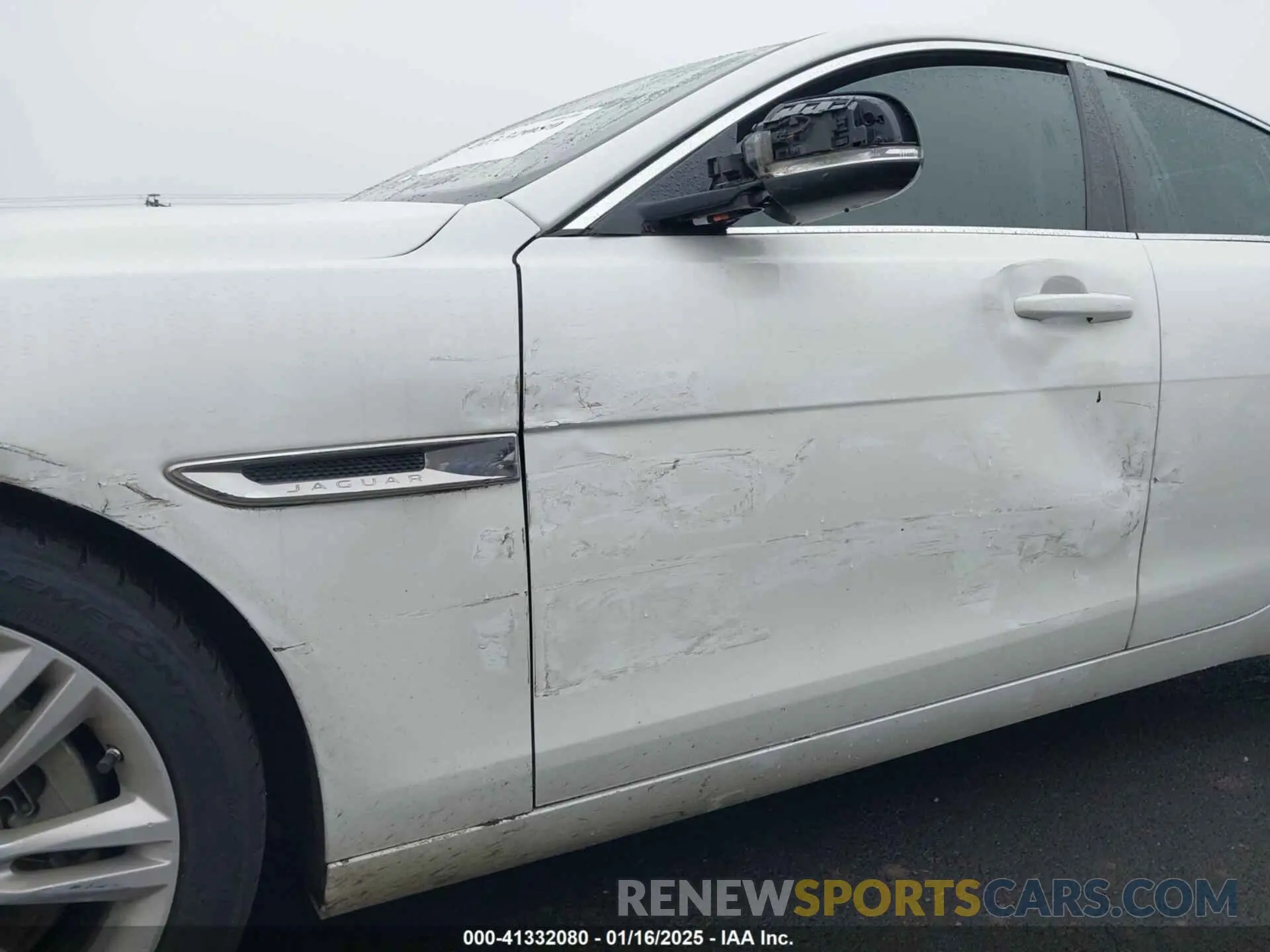 17 Photograph of a damaged car SAJAR4FX0KCP52659 JAGUAR XE 2019