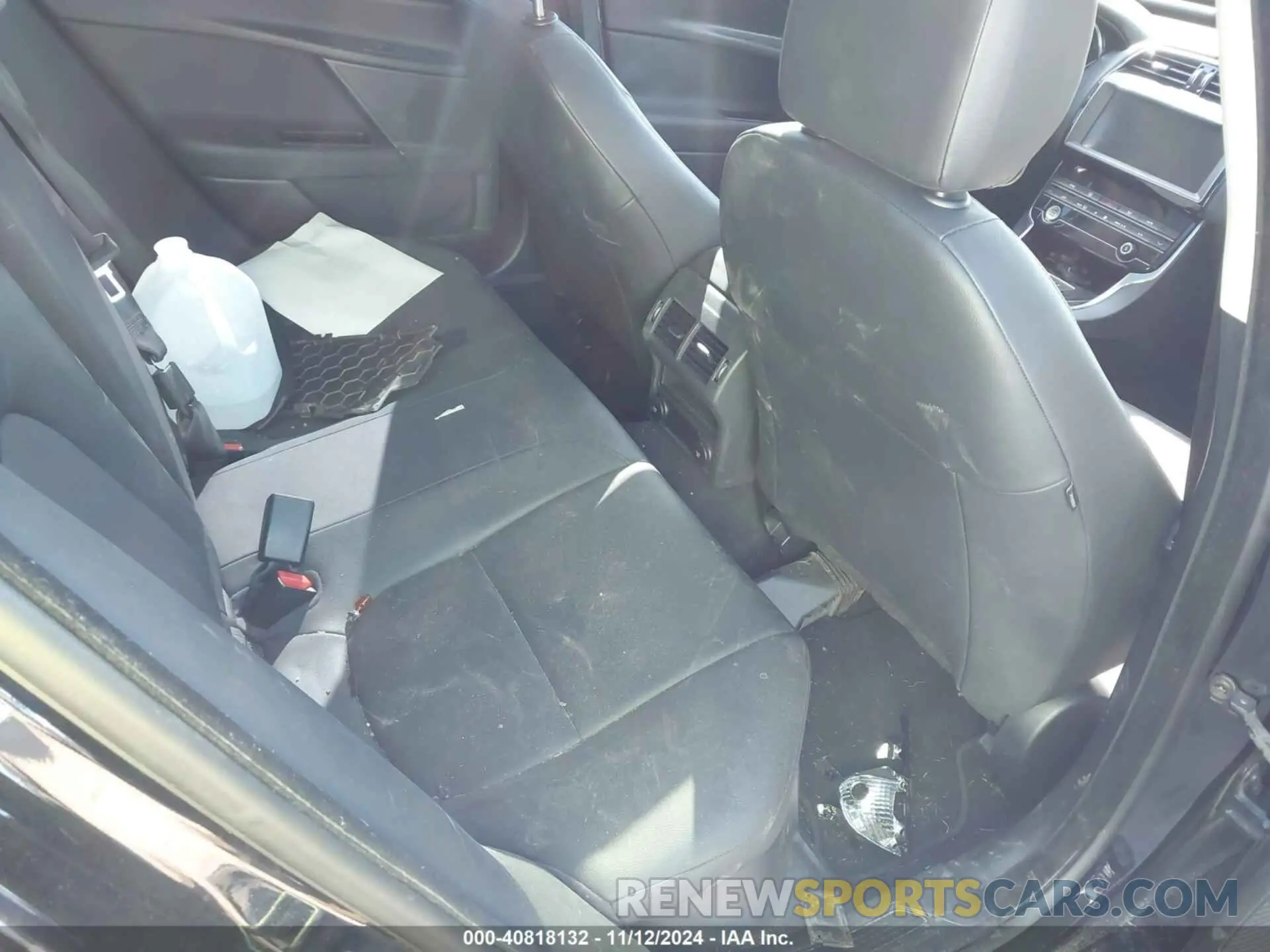 8 Photograph of a damaged car SAJAR4FX0KCP52791 JAGUAR XE 2019