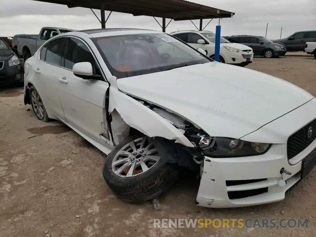 9 Photograph of a damaged car SAJAR4FX1KCP49317 JAGUAR XE 2019