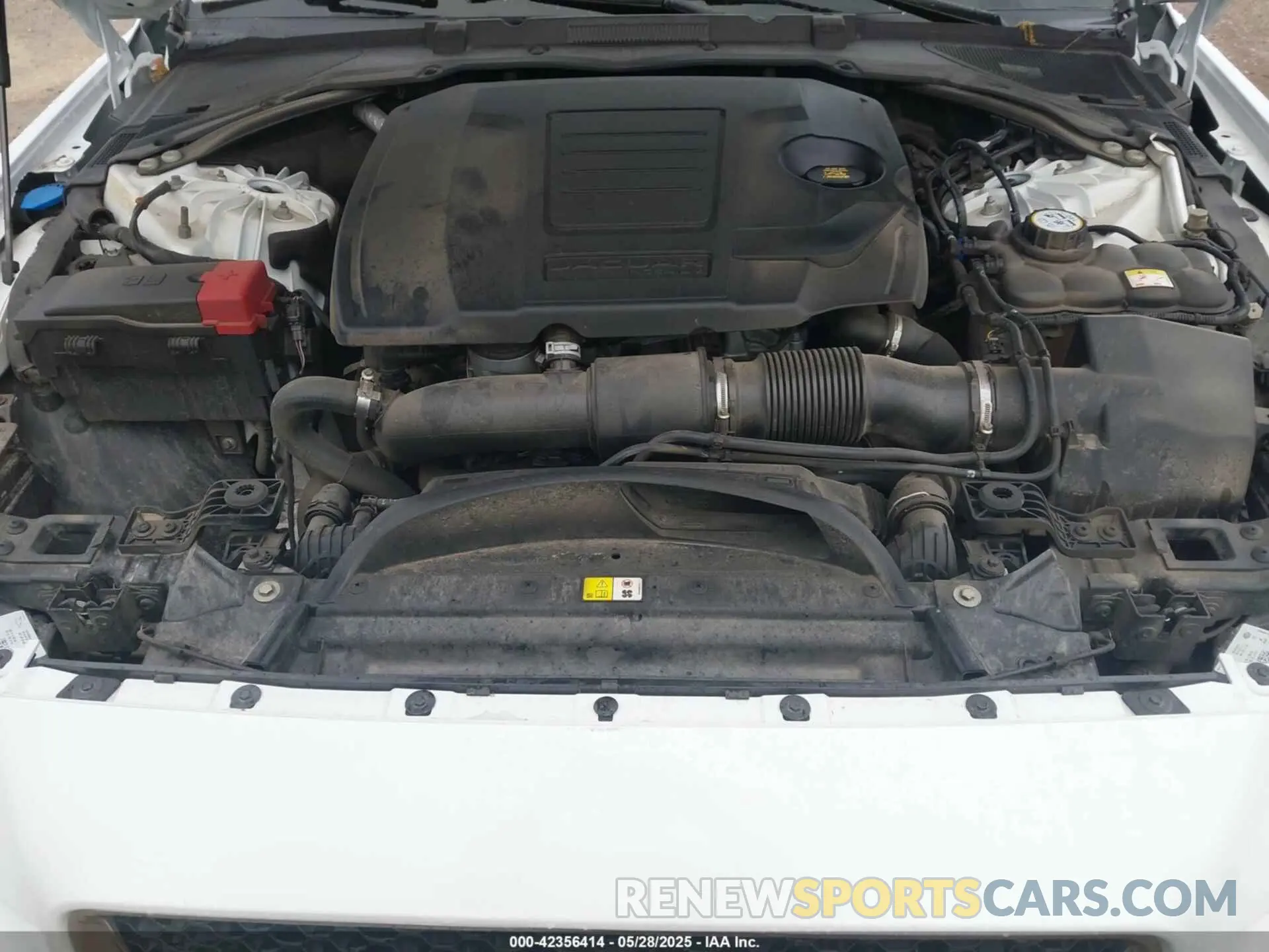 10 Photograph of a damaged car SAJAR4FX5KCP52589 JAGUAR XE 2019