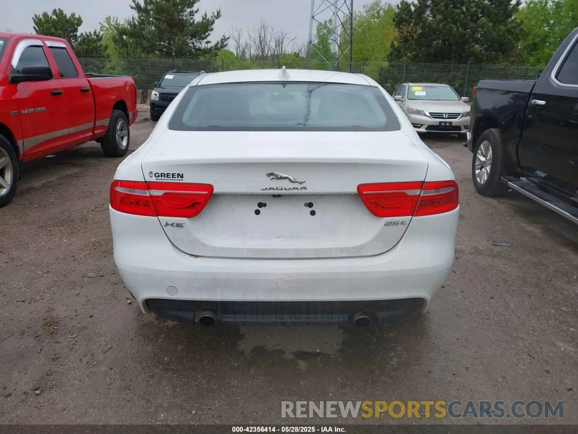 15 Photograph of a damaged car SAJAR4FX5KCP52589 JAGUAR XE 2019