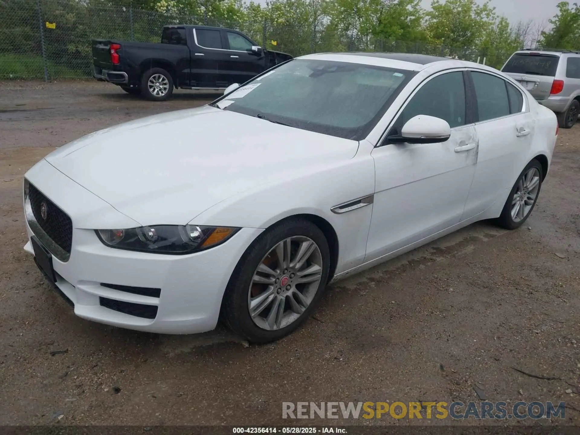 2 Photograph of a damaged car SAJAR4FX5KCP52589 JAGUAR XE 2019