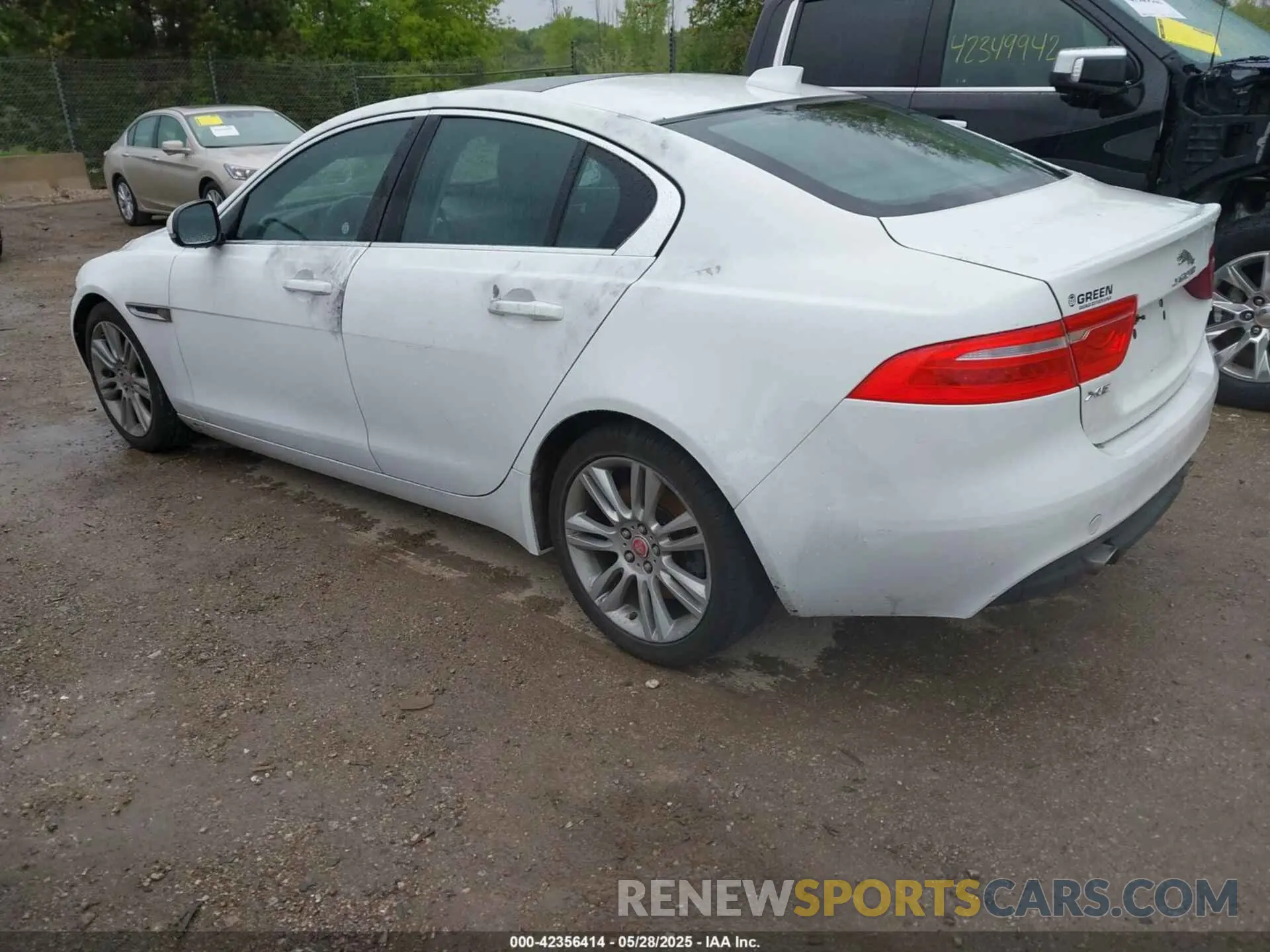 3 Photograph of a damaged car SAJAR4FX5KCP52589 JAGUAR XE 2019