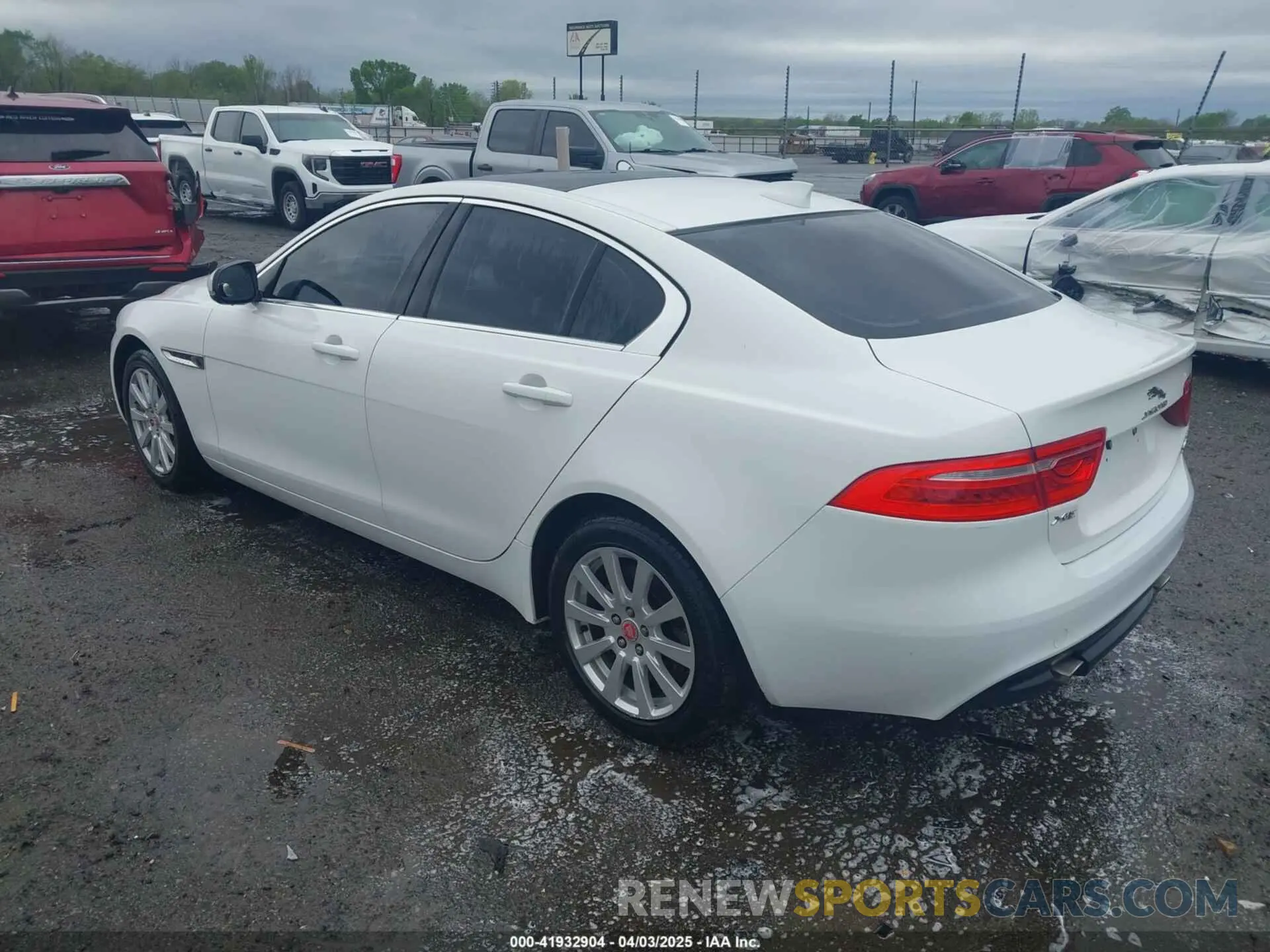 3 Photograph of a damaged car SAJAR4FX9KCP48142 JAGUAR XE 2019