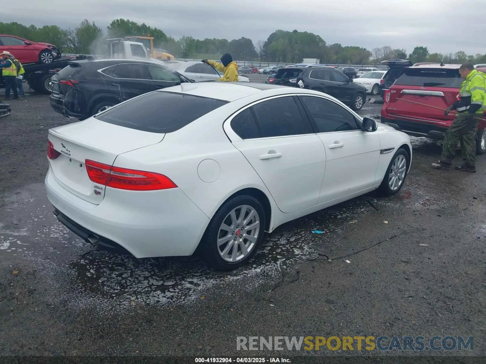 4 Photograph of a damaged car SAJAR4FX9KCP48142 JAGUAR XE 2019