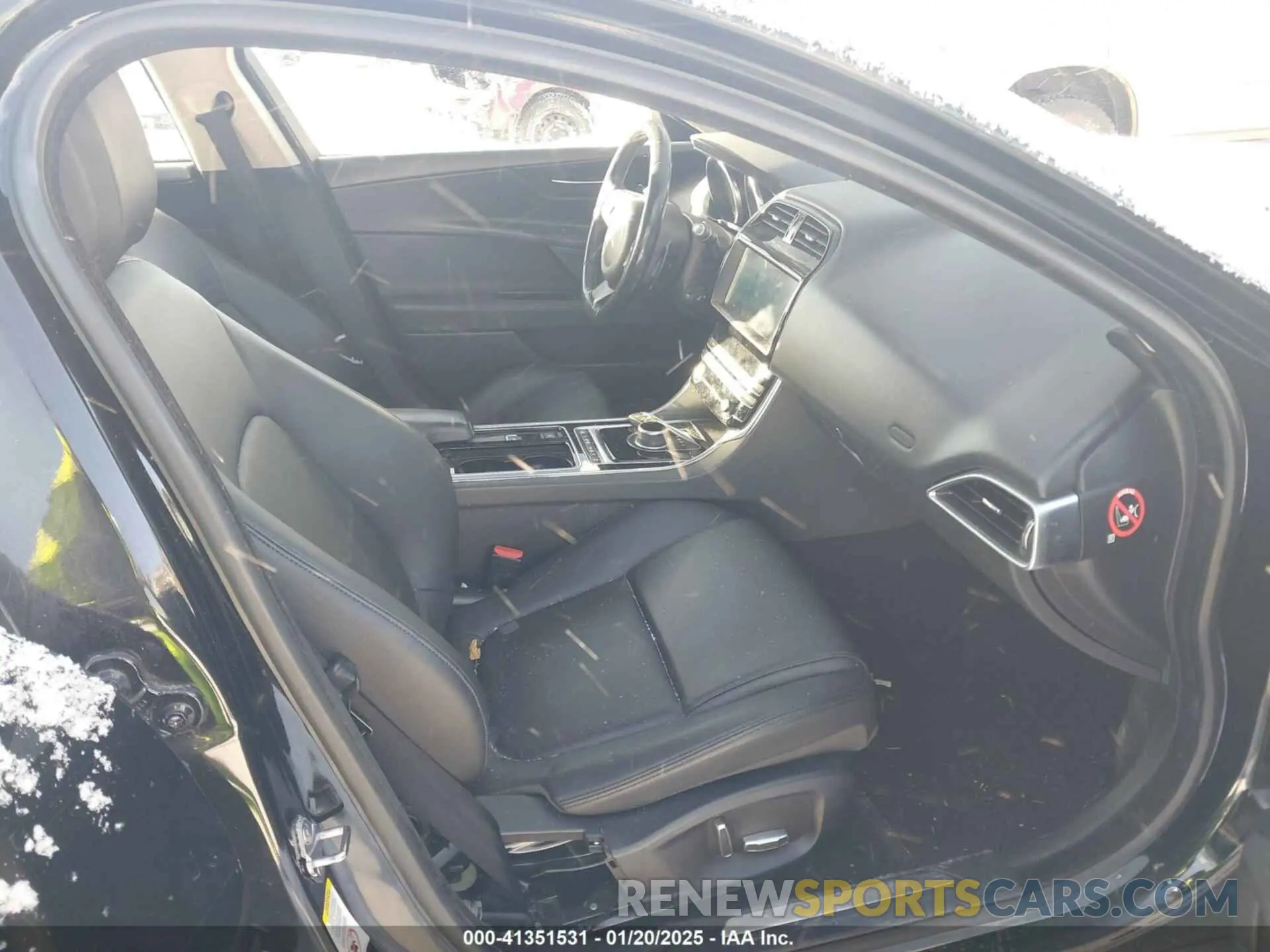5 Photograph of a damaged car SAJAR4FXXKCP52331 JAGUAR XE 2019
