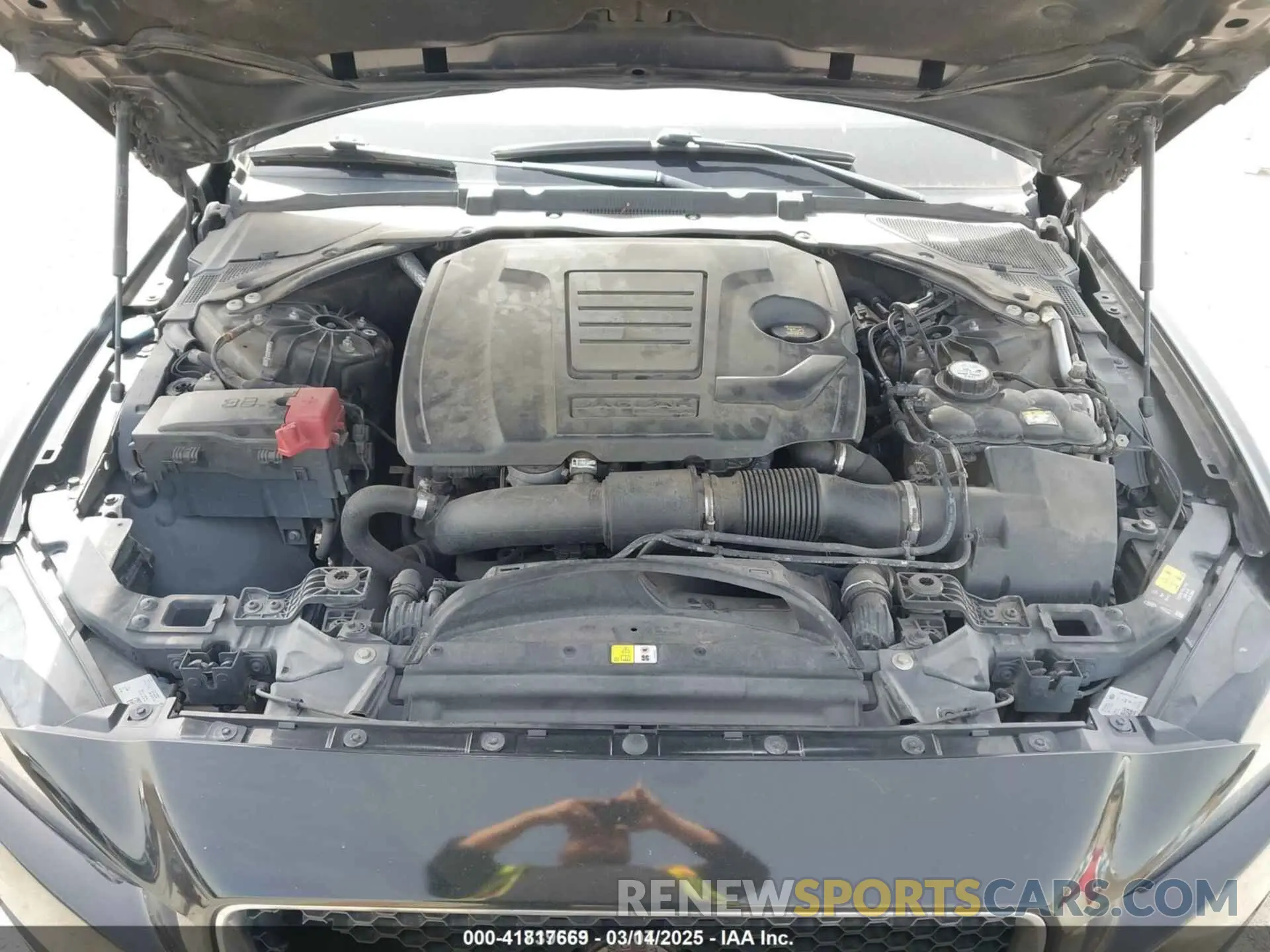 10 Photograph of a damaged car SAJAS4FX2KCP52702 JAGUAR XE 2019