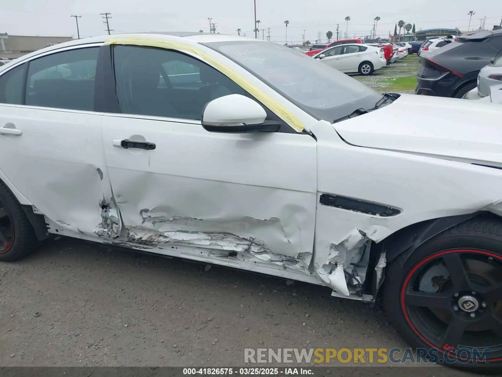 13 Photograph of a damaged car SAJAS4FX3KCP52756 JAGUAR XE 2019