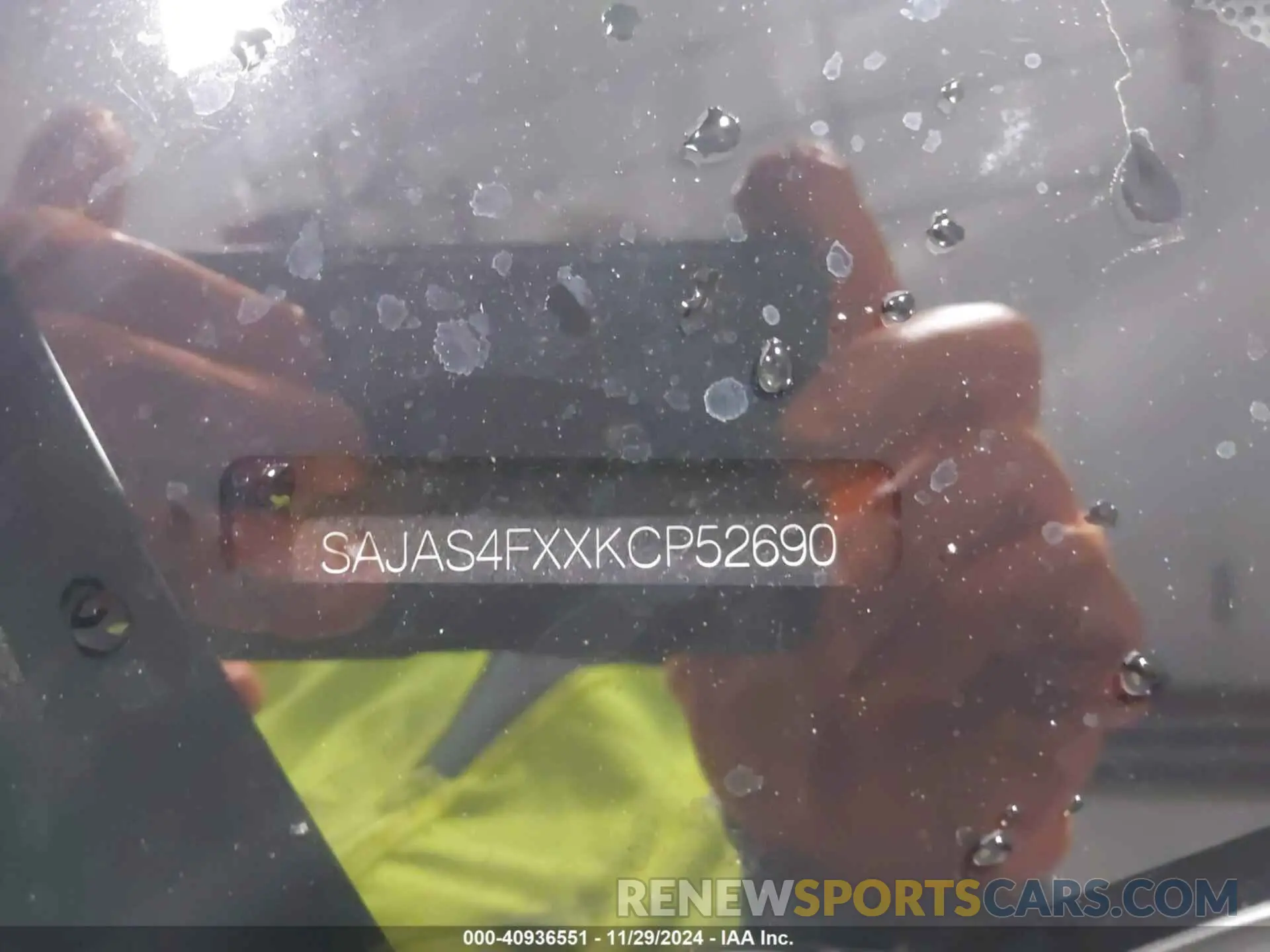 9 Photograph of a damaged car SAJAS4FXXKCP52690 JAGUAR XE 2019