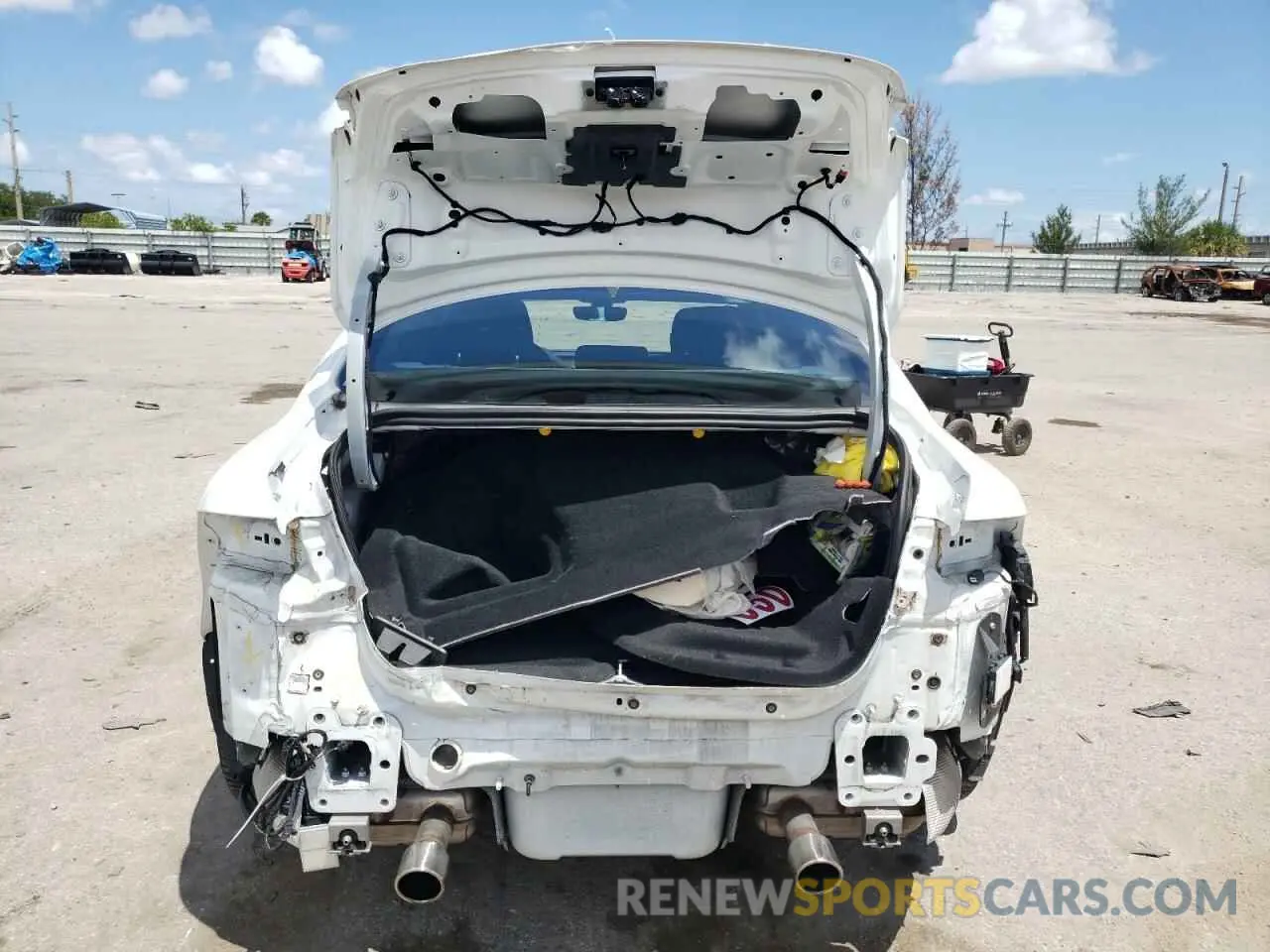 6 Photograph of a damaged car SAJAE4FX5LCP62990 JAGUAR XE 2020
