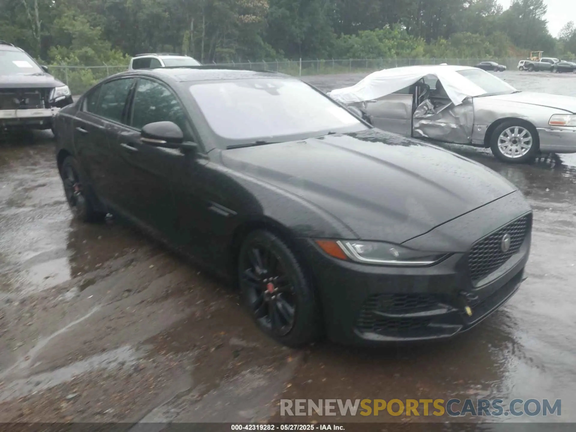 1 Photograph of a damaged car SAJAE4FXXLCP58689 JAGUAR XE 2020