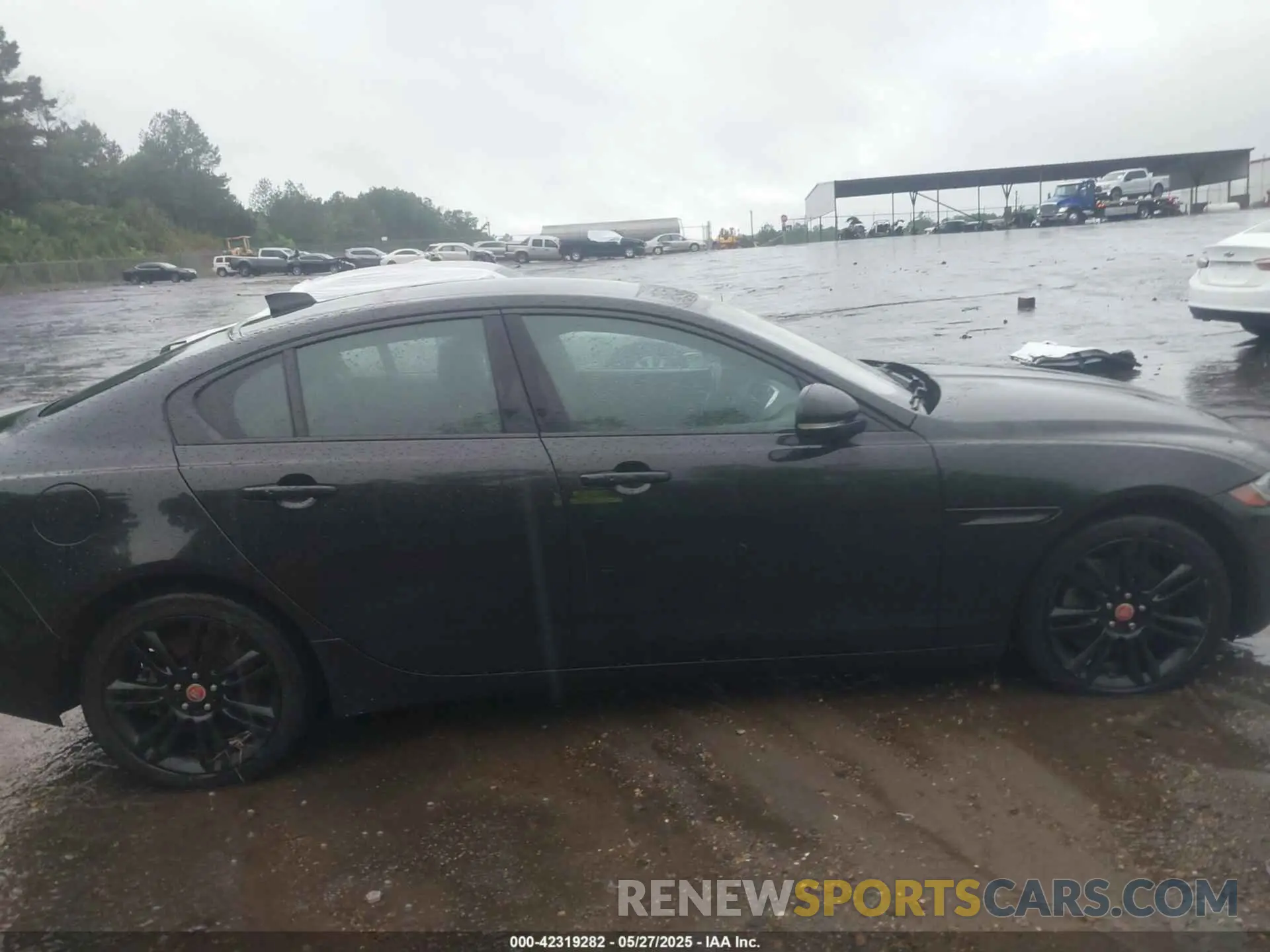 13 Photograph of a damaged car SAJAE4FXXLCP58689 JAGUAR XE 2020