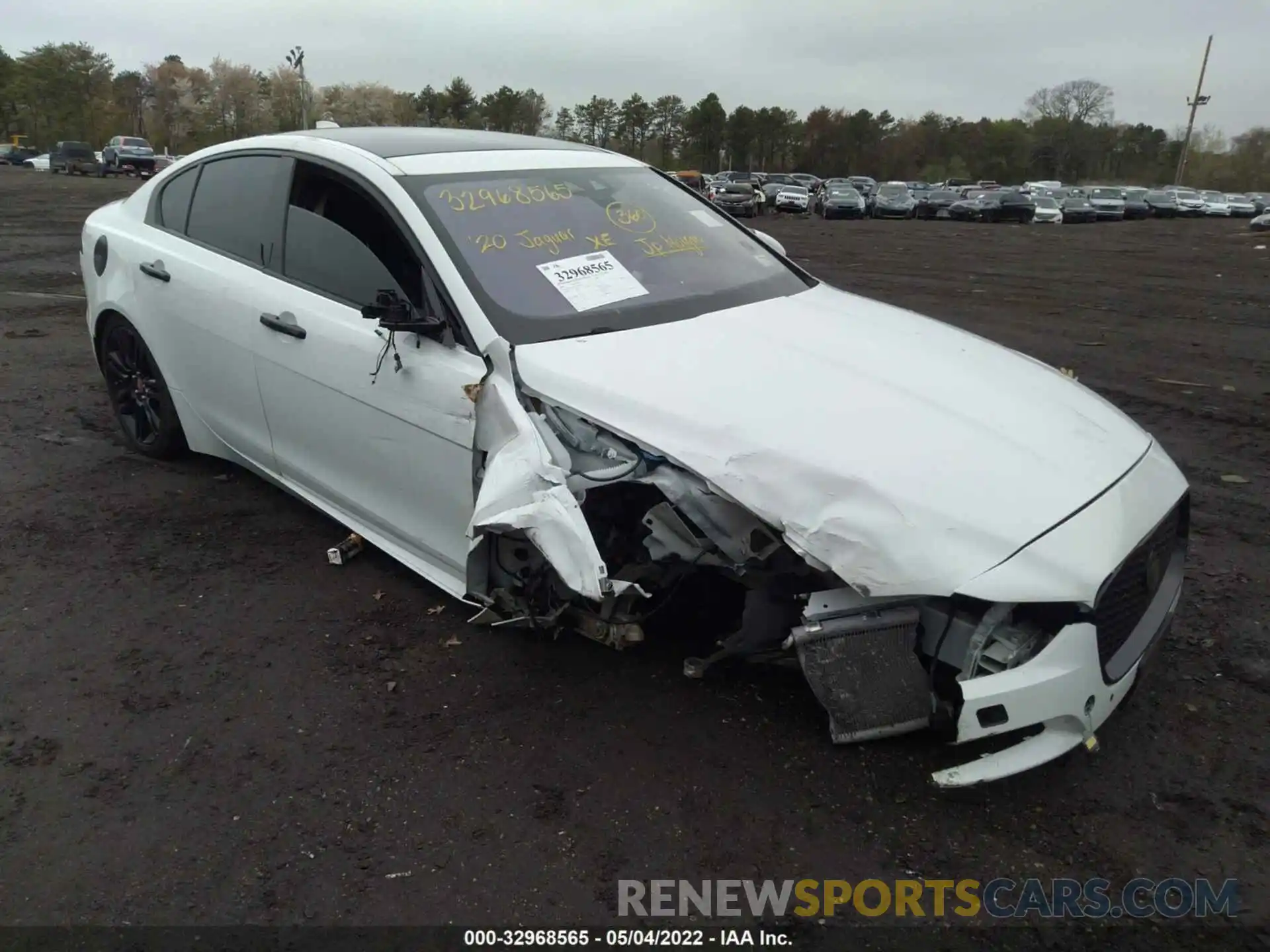 1 Photograph of a damaged car SAJAJ4FX3LCP60201 JAGUAR XE 2020