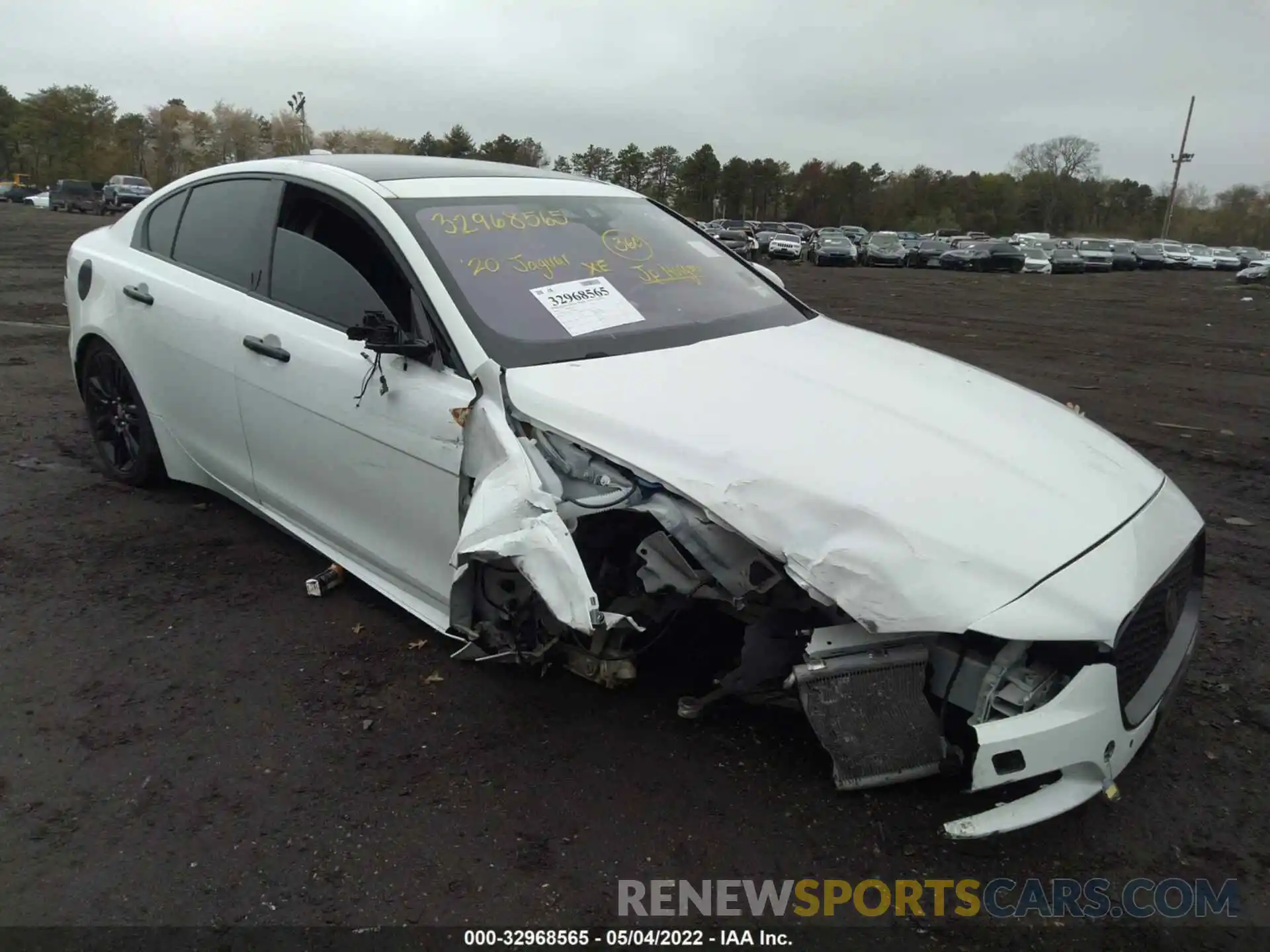 6 Photograph of a damaged car SAJAJ4FX3LCP60201 JAGUAR XE 2020