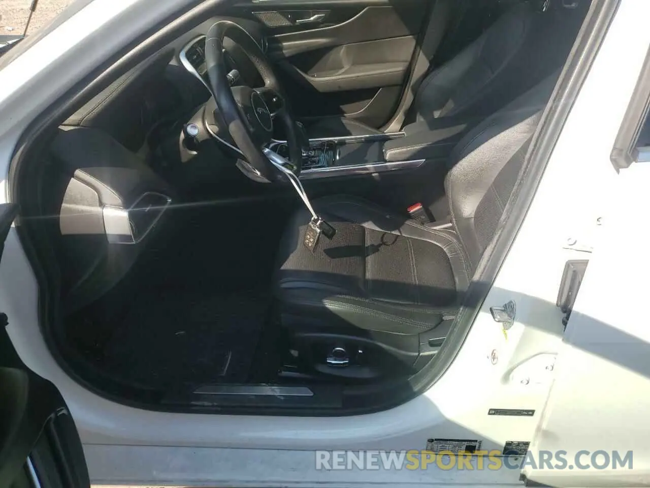 7 Photograph of a damaged car SAJAJ4FX5LCP65058 JAGUAR XE 2020