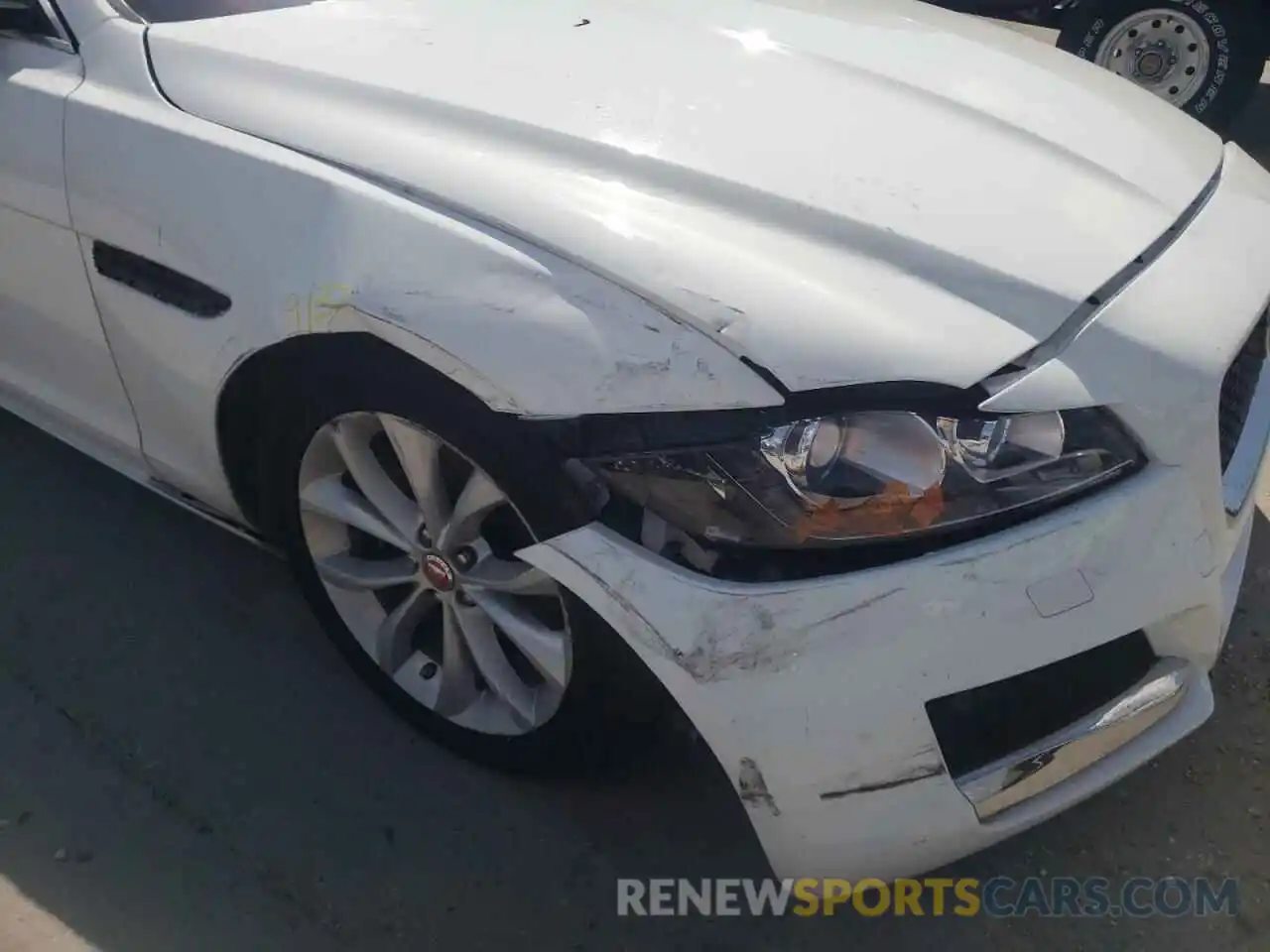 9 Photograph of a damaged car SAJBD4FX2KCY79304 JAGUAR XF 2019