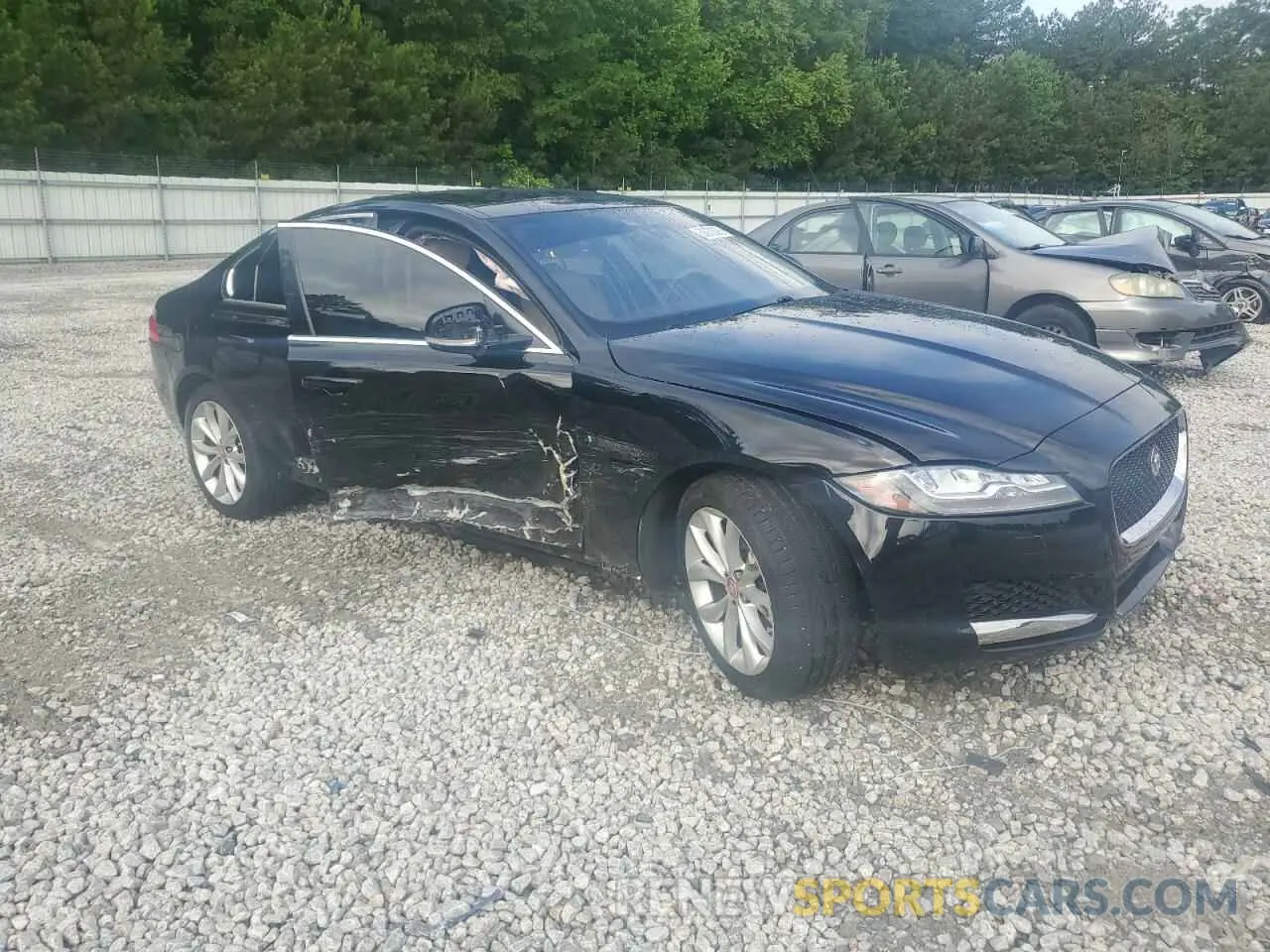 4 Photograph of a damaged car SAJBD4FX2KCY81148 JAGUAR XF 2019