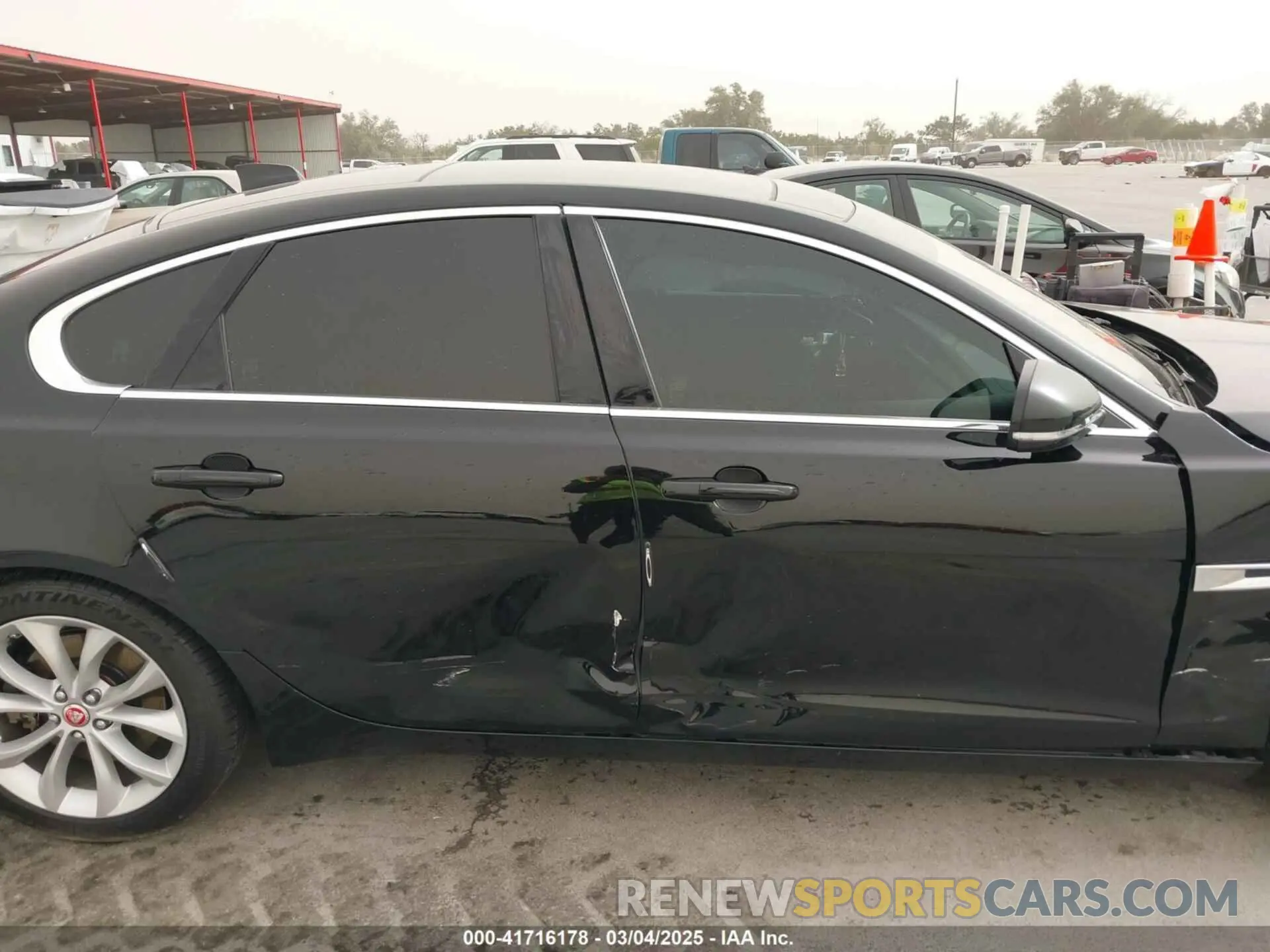 13 Photograph of a damaged car SAJBD4FX4KCY79210 JAGUAR XF 2019