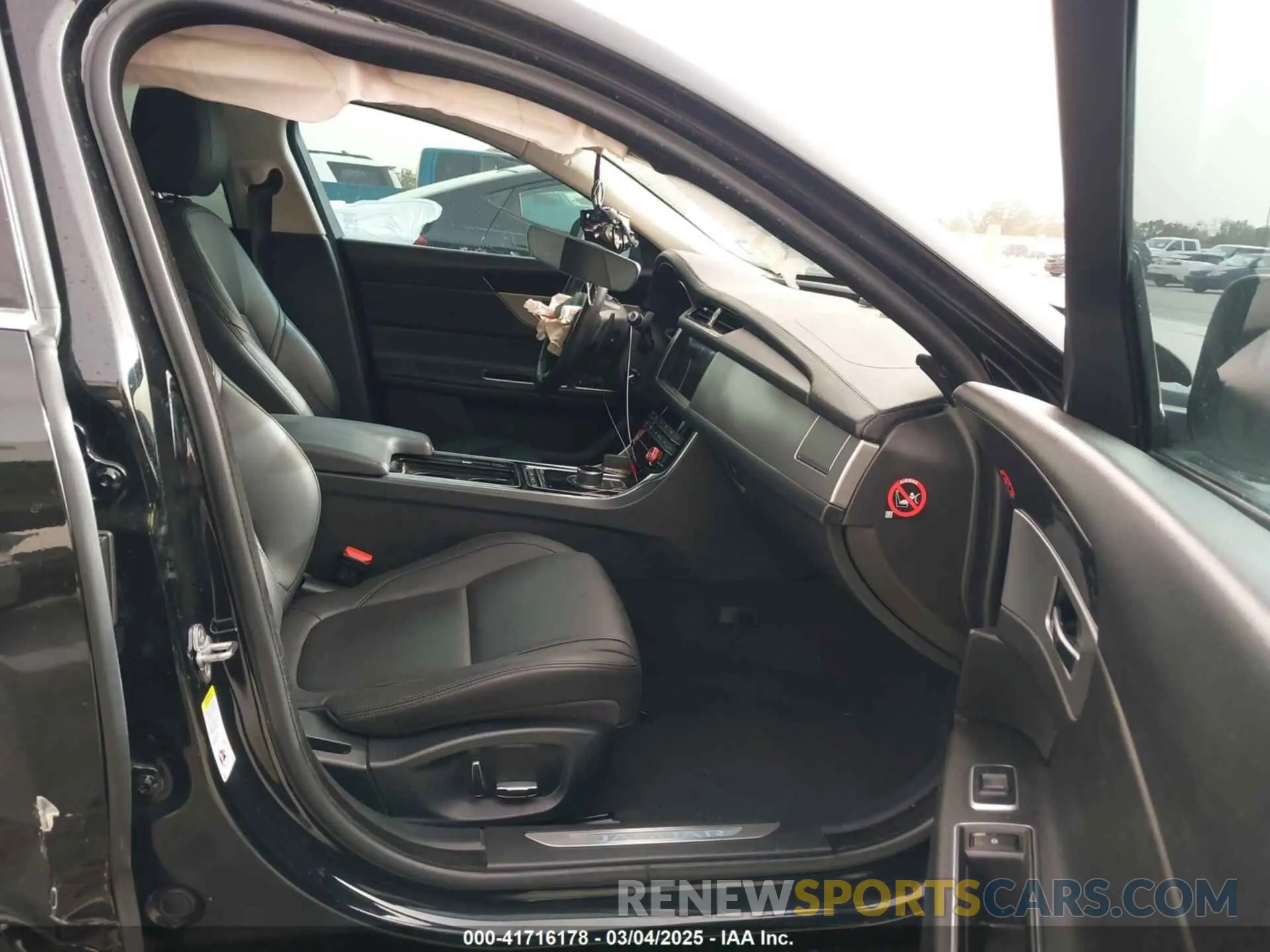 5 Photograph of a damaged car SAJBD4FX4KCY79210 JAGUAR XF 2019