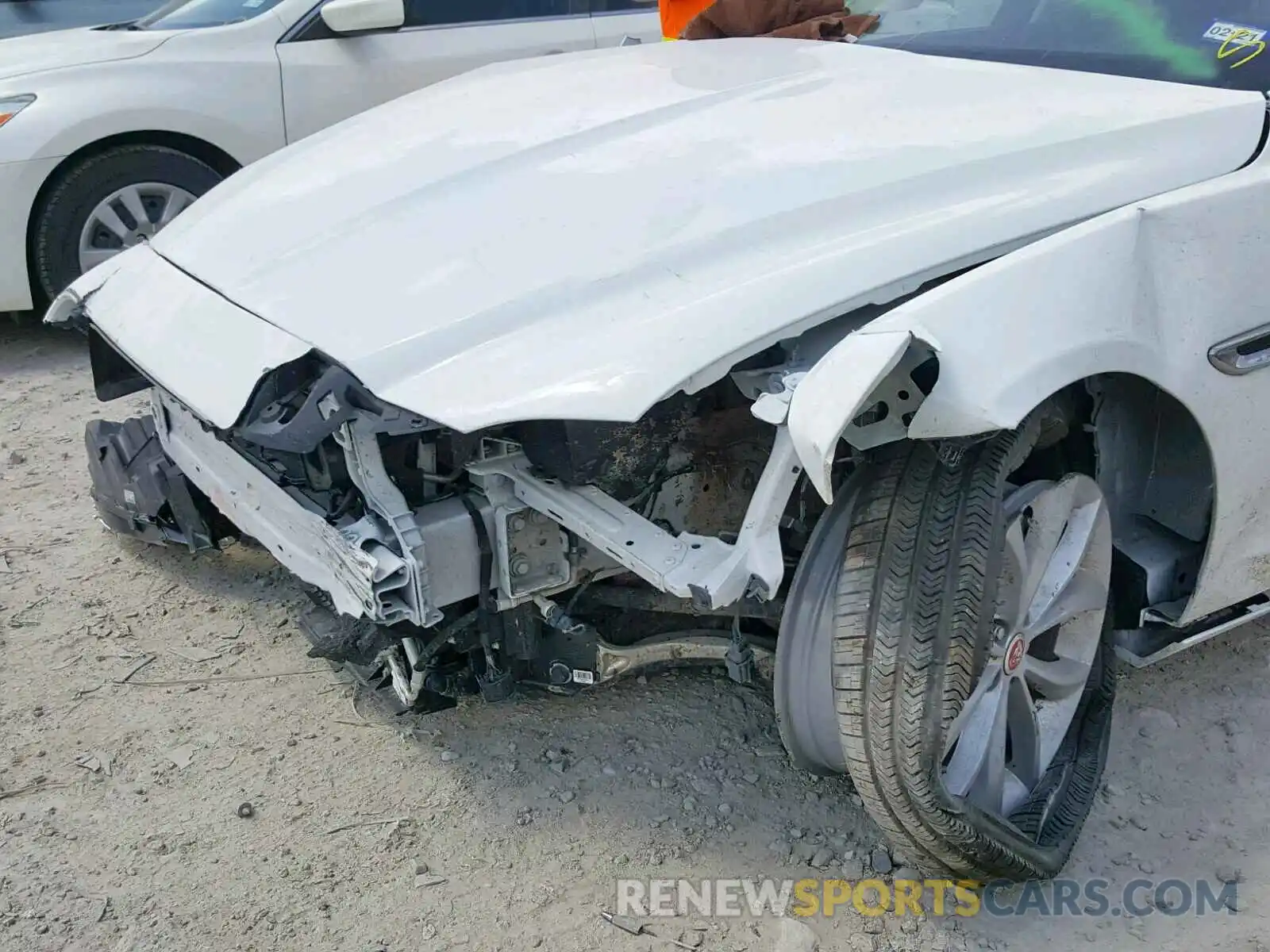 9 Photograph of a damaged car SAJBD4FX6KCY79371 JAGUAR XF 2019