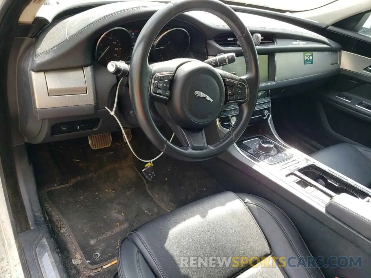 8 Photograph of a damaged car SAJBJ4FX0KCY79424 JAGUAR XF 2019