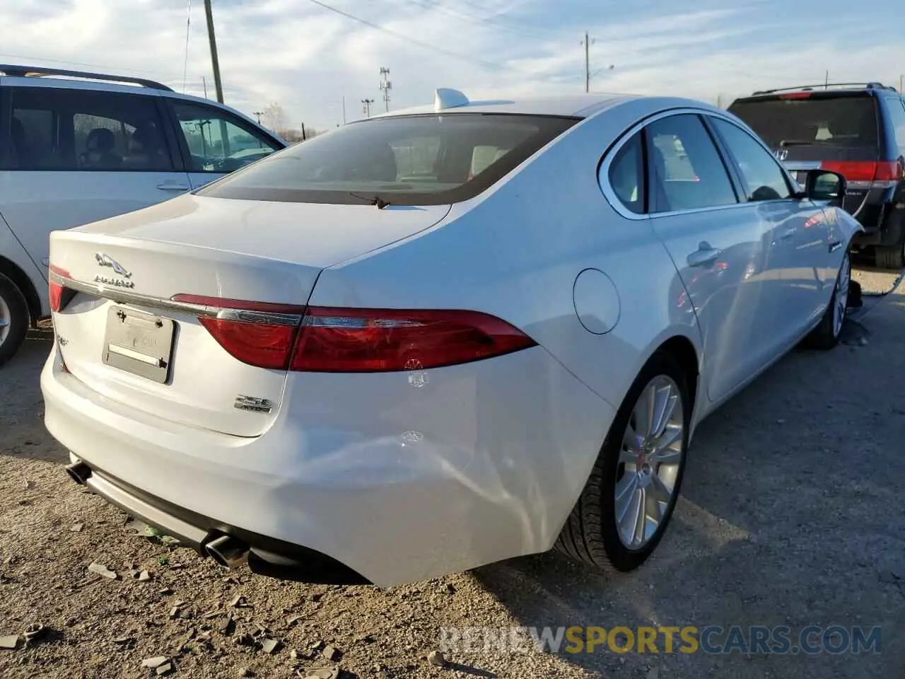 4 Photograph of a damaged car SAJBJ4FX3KCY78090 JAGUAR XF 2019
