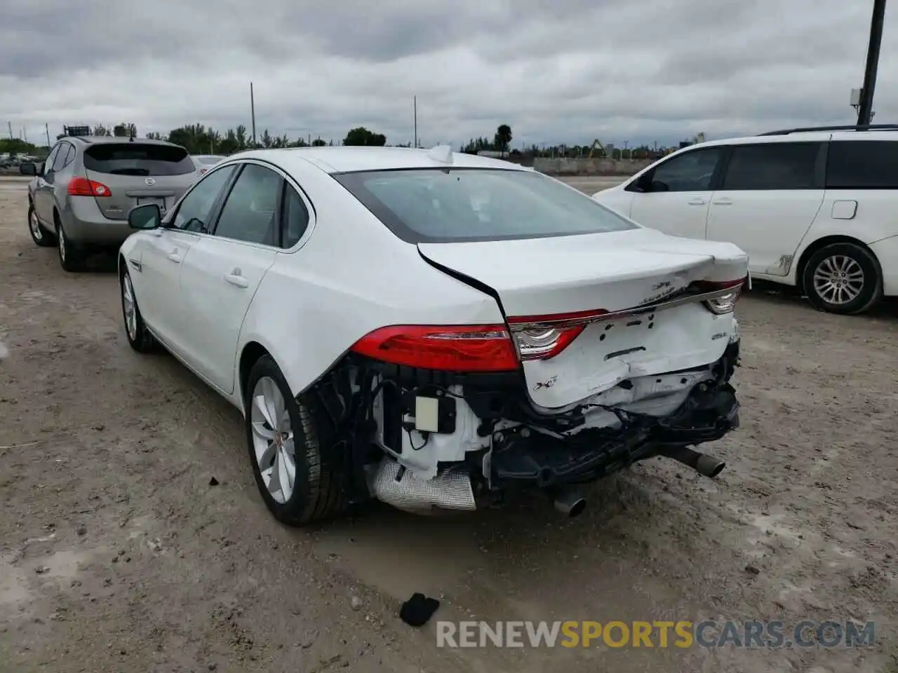 3 Photograph of a damaged car SAJBD4FX7LCY83334 JAGUAR XF 2020