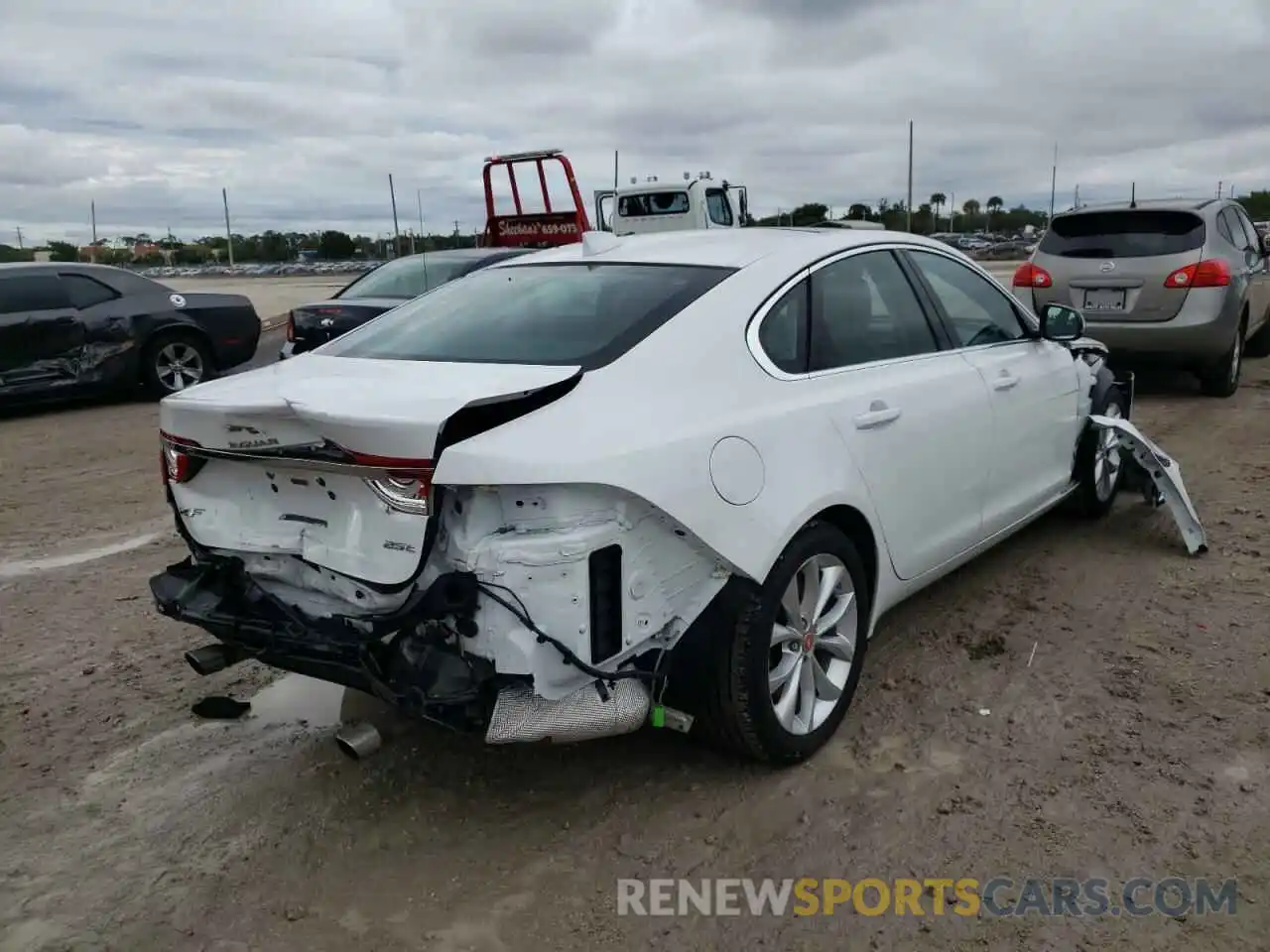 4 Photograph of a damaged car SAJBD4FX7LCY83334 JAGUAR XF 2020