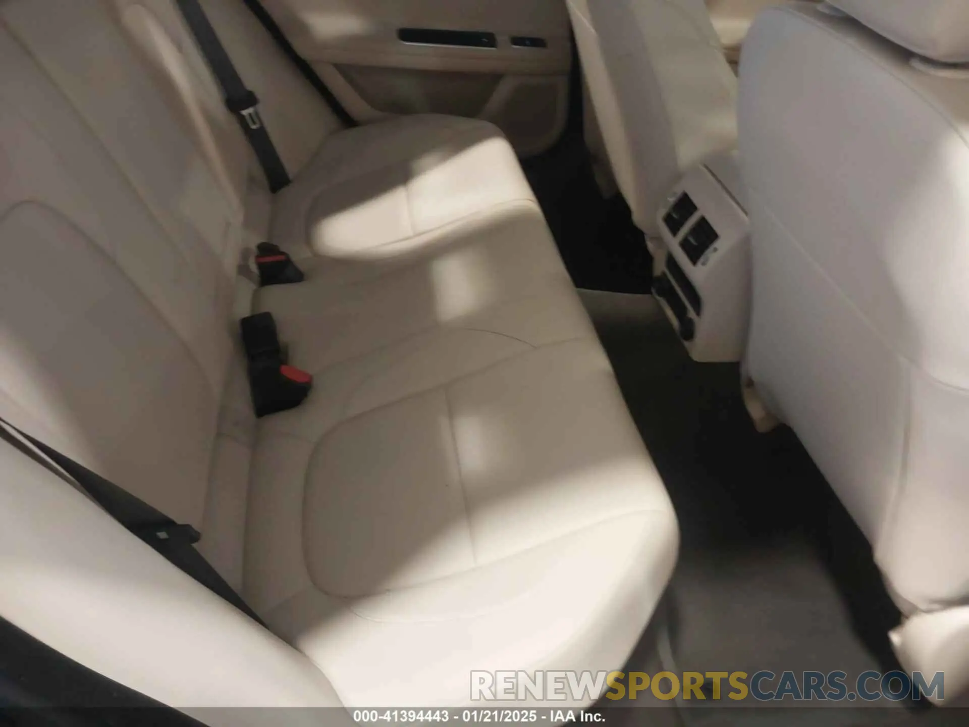 8 Photograph of a damaged car SAJBD4FXXLCY84820 JAGUAR XF 2020