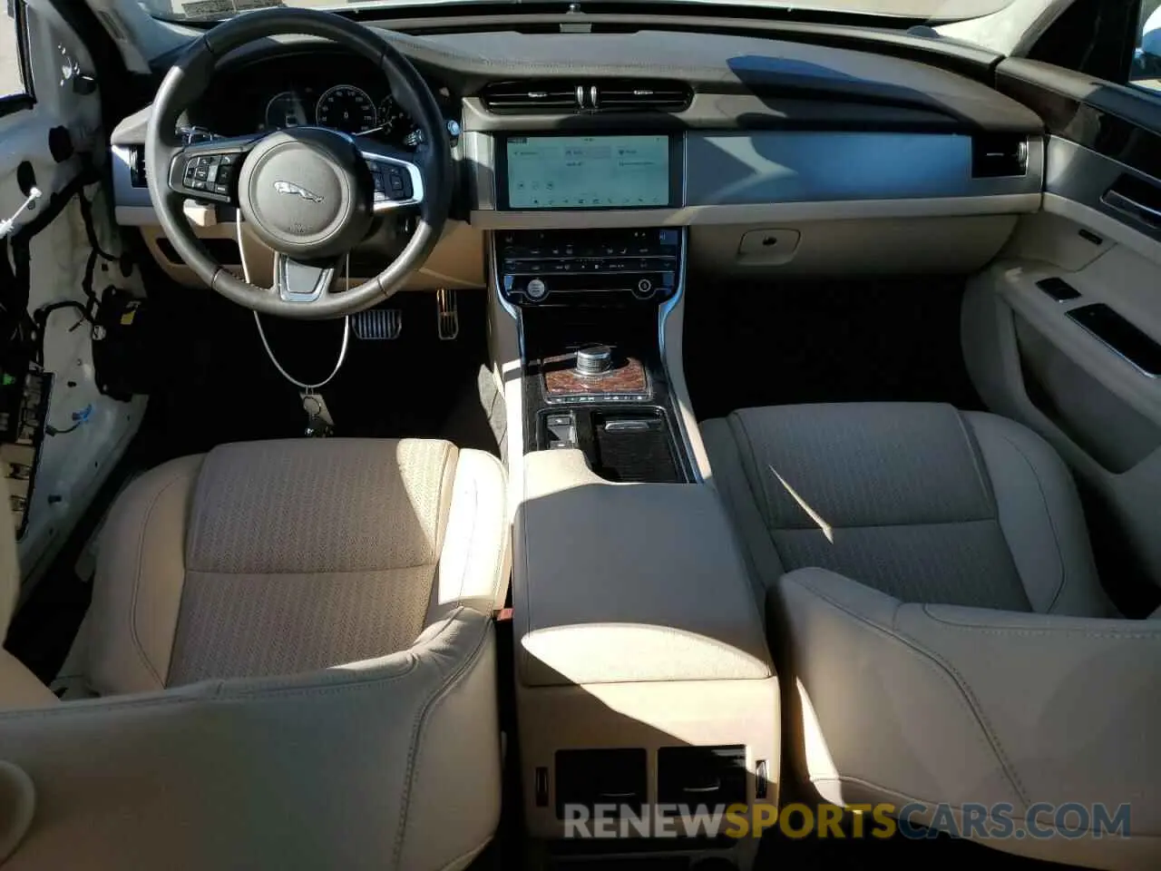 8 Photograph of a damaged car SAJBK4FX5LCY83189 JAGUAR XF 2020